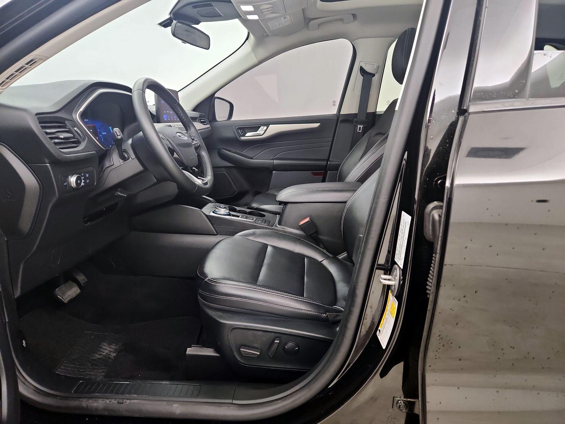 Thumbnail: 2022 Ford Escape - 9