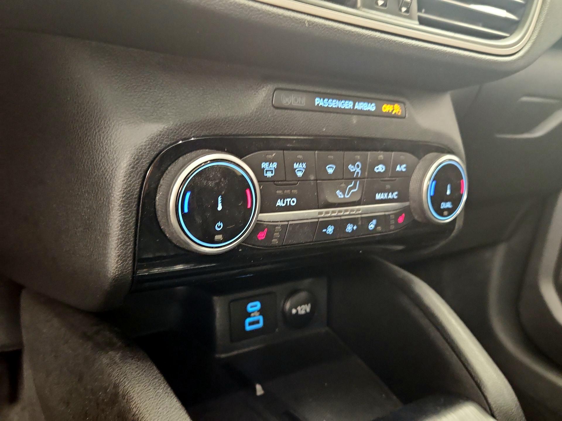 Thumbnail: 2022 Ford Escape - 14