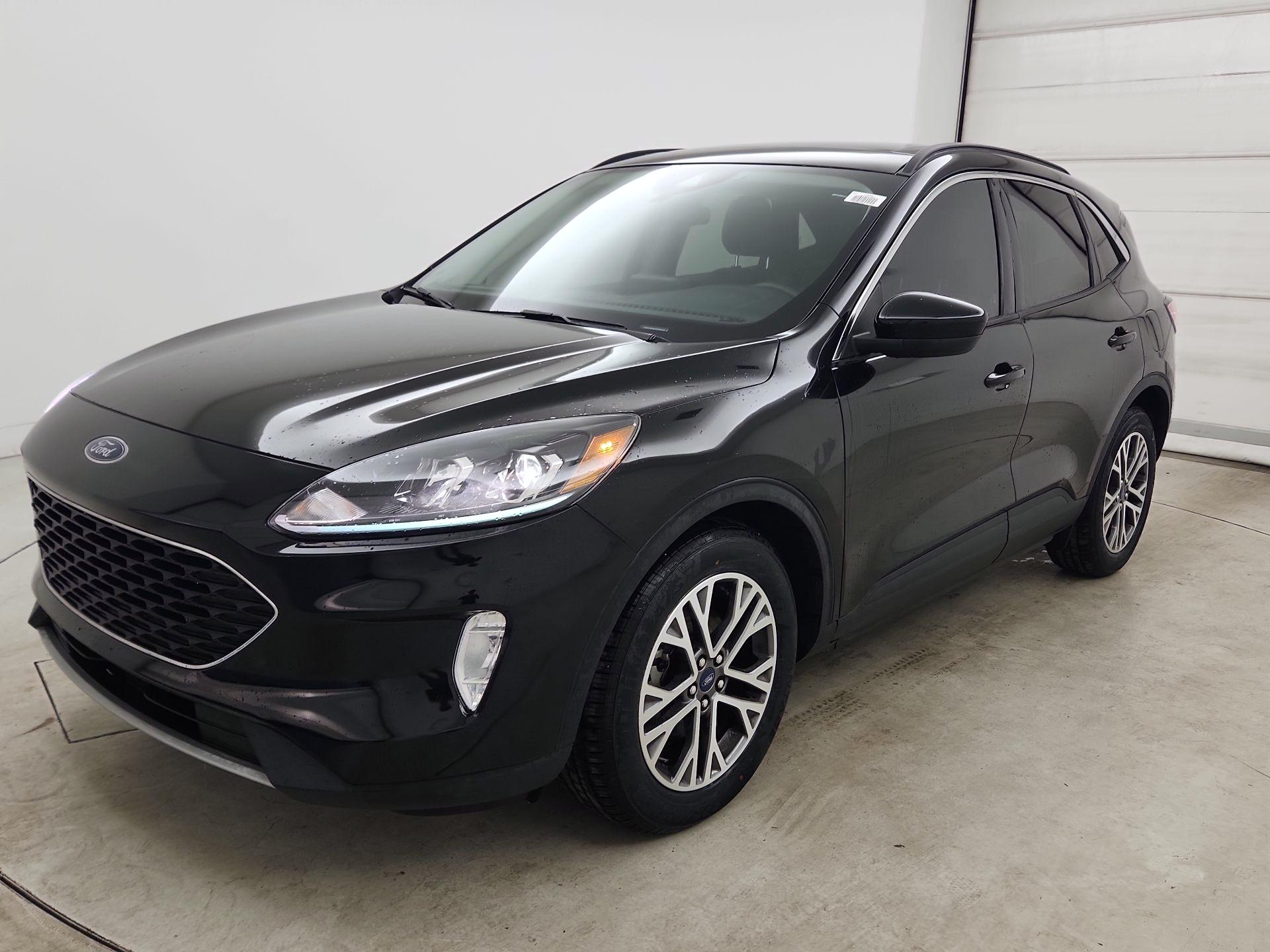 Thumbnail: 2022 Ford Escape - 3