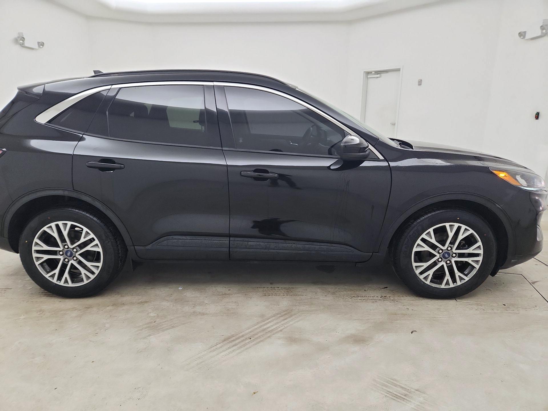 Thumbnail: 2022 Ford Escape - 4