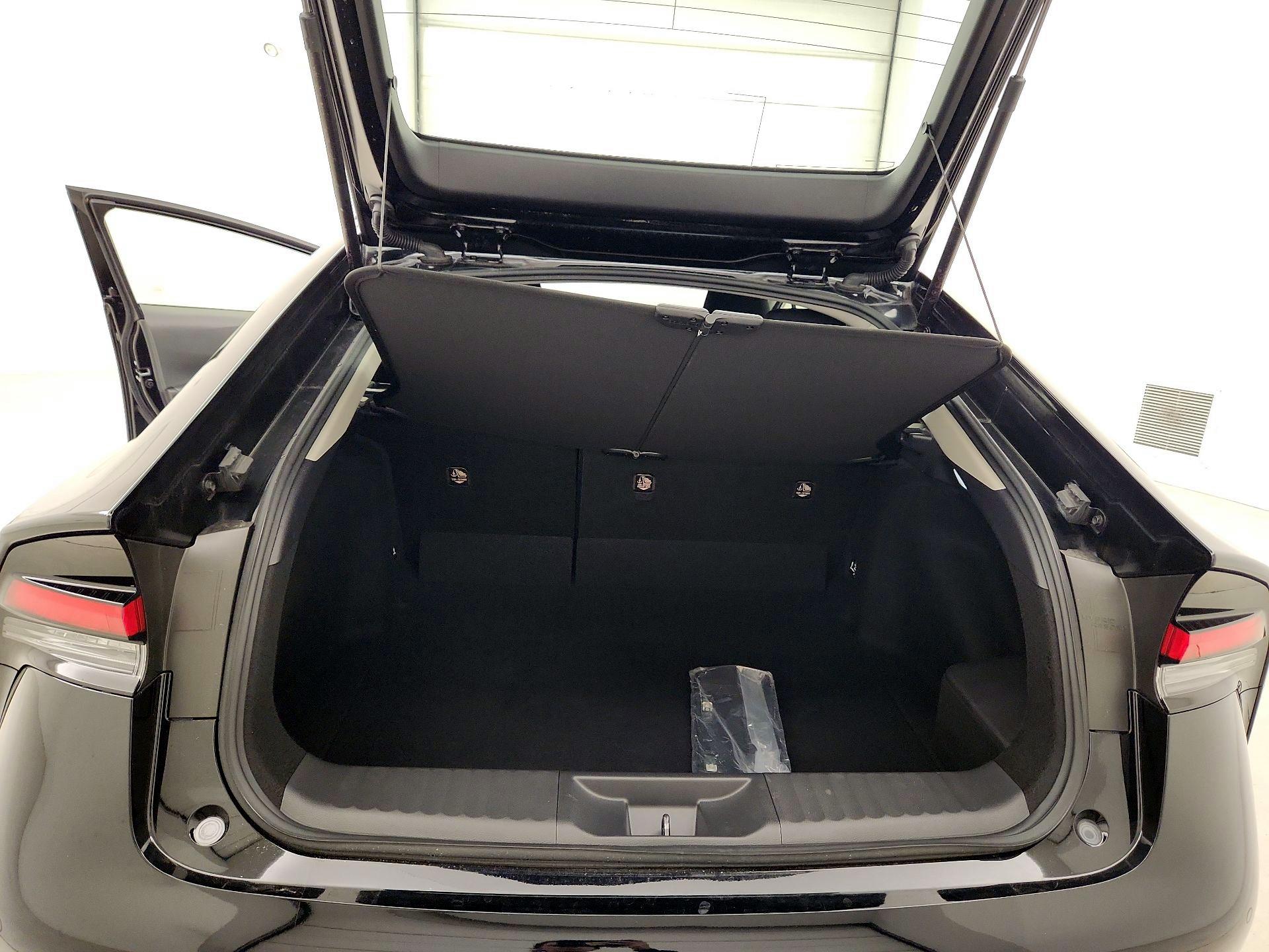 Thumbnail: 2024 Toyota Prius - 18