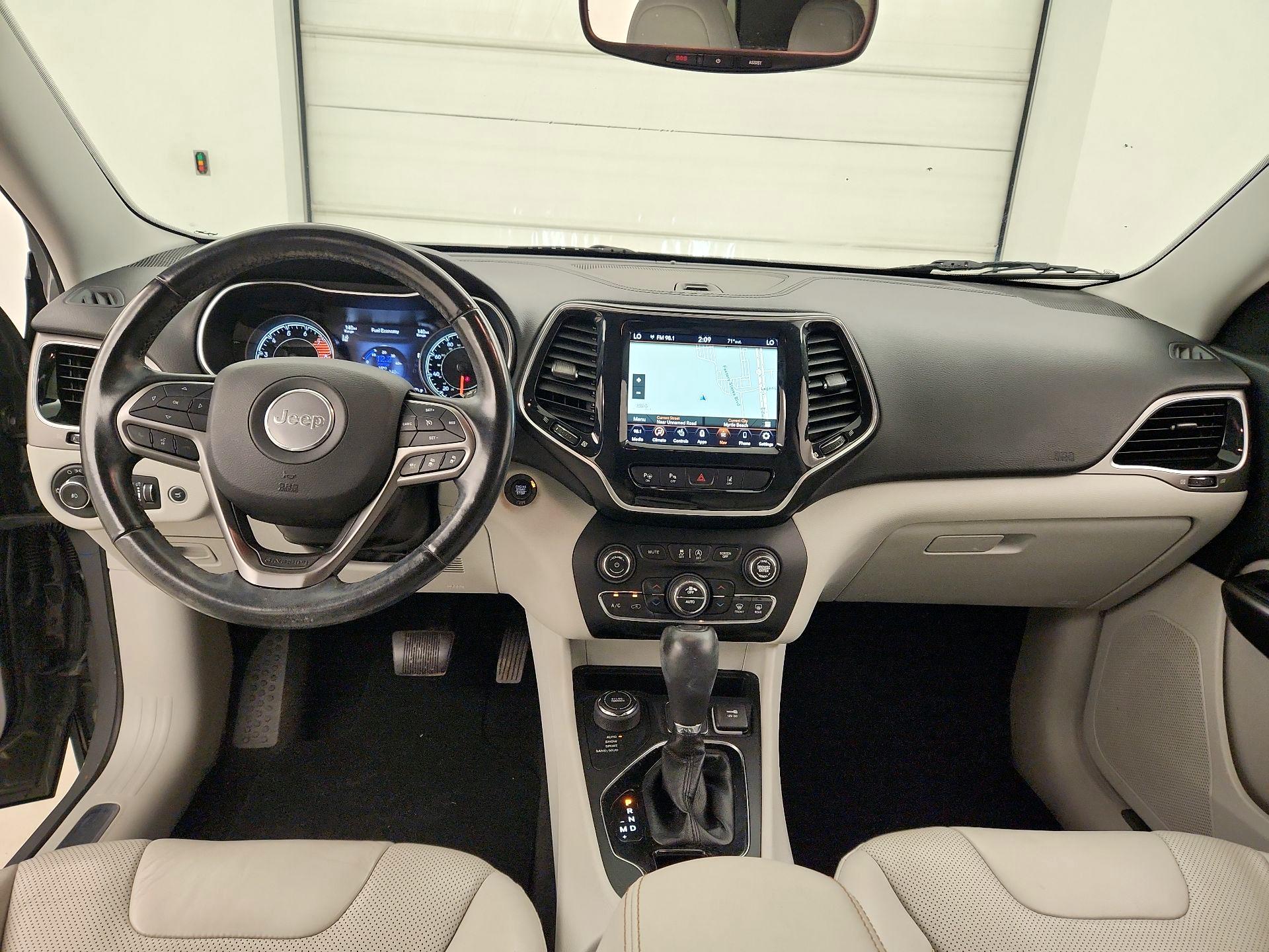 Thumbnail: 2020 Jeep Cherokee - 9
