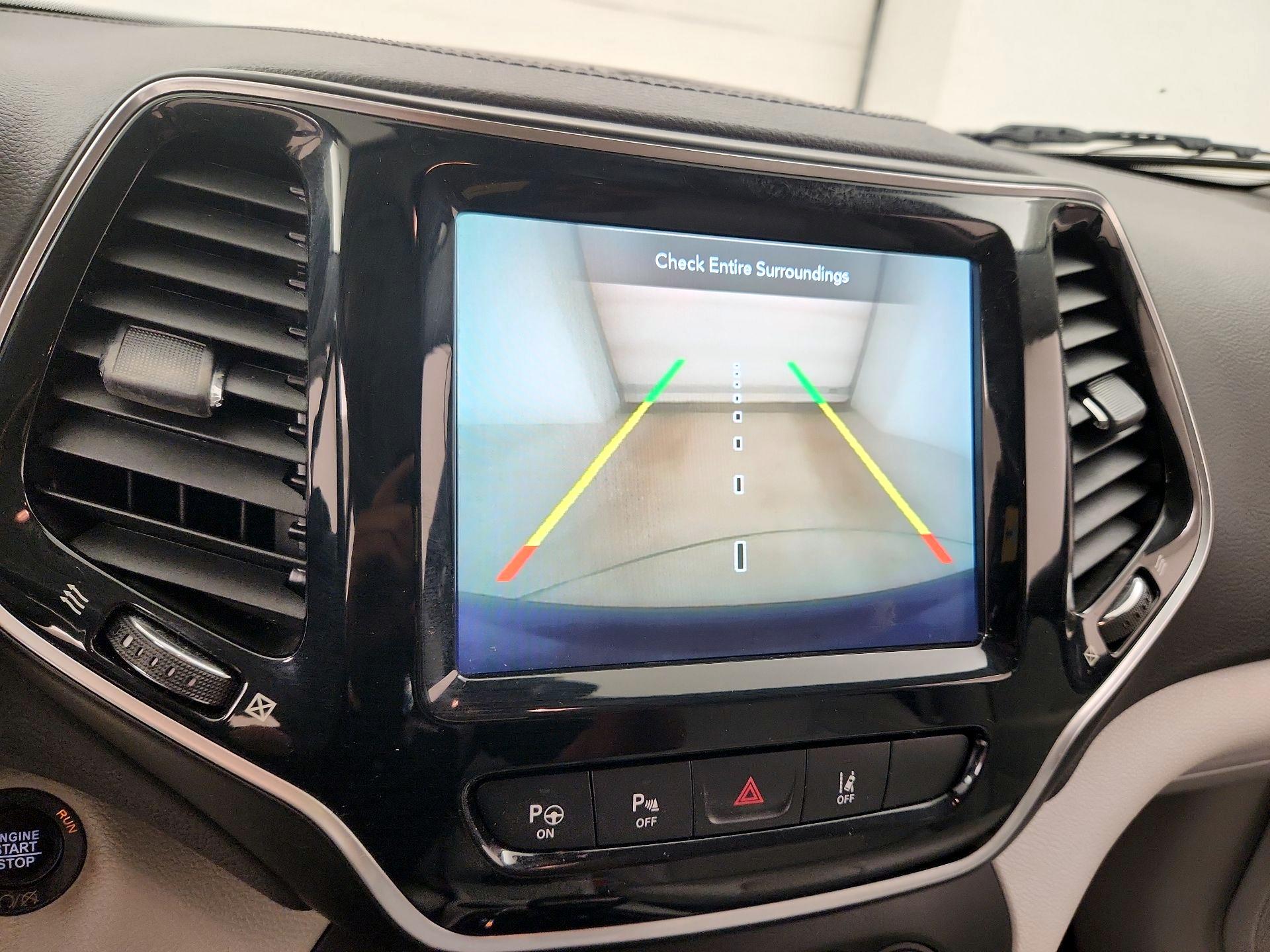 Thumbnail: 2020 Jeep Cherokee - 15