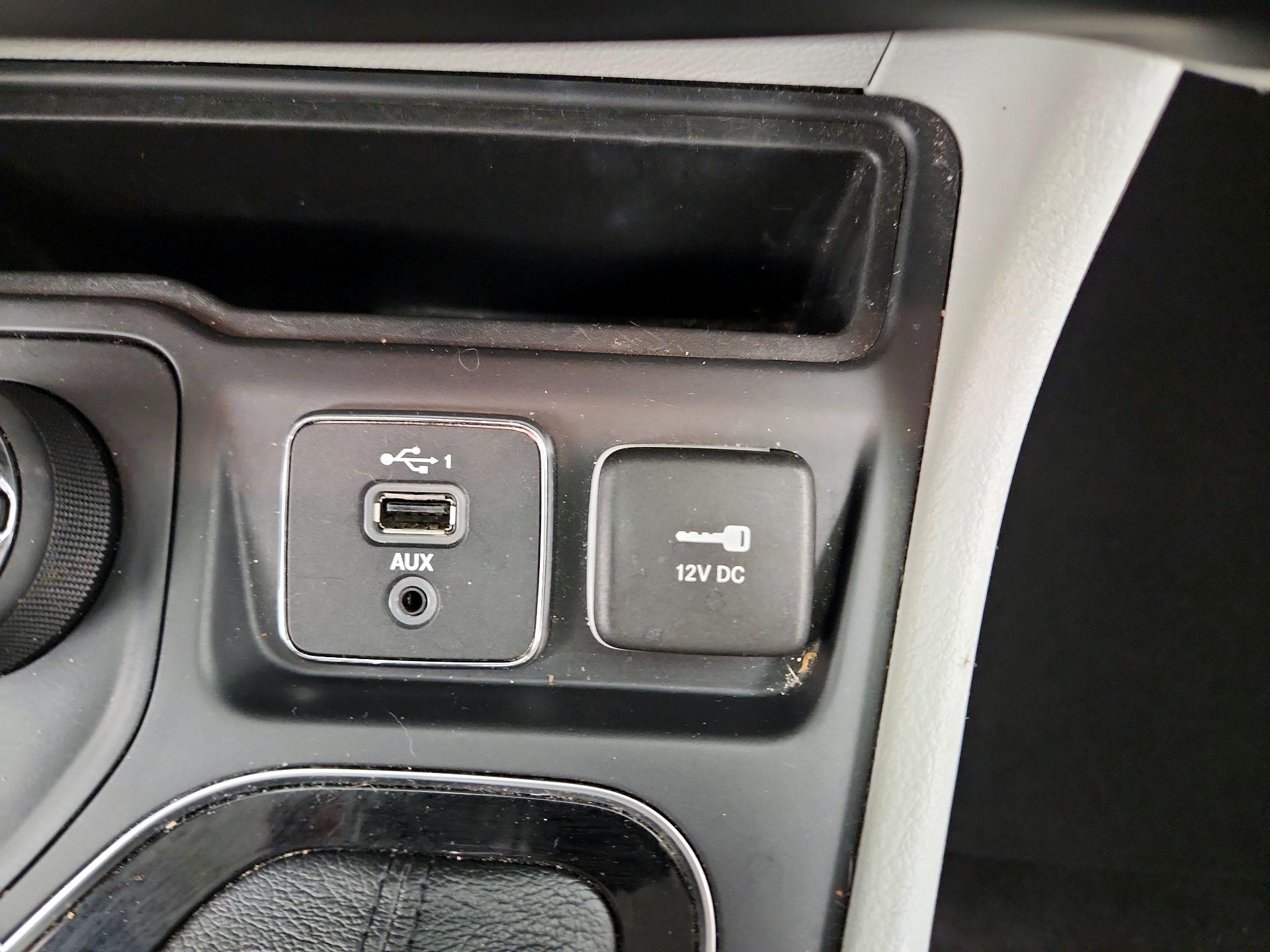 Thumbnail: 2020 Jeep Cherokee - 19