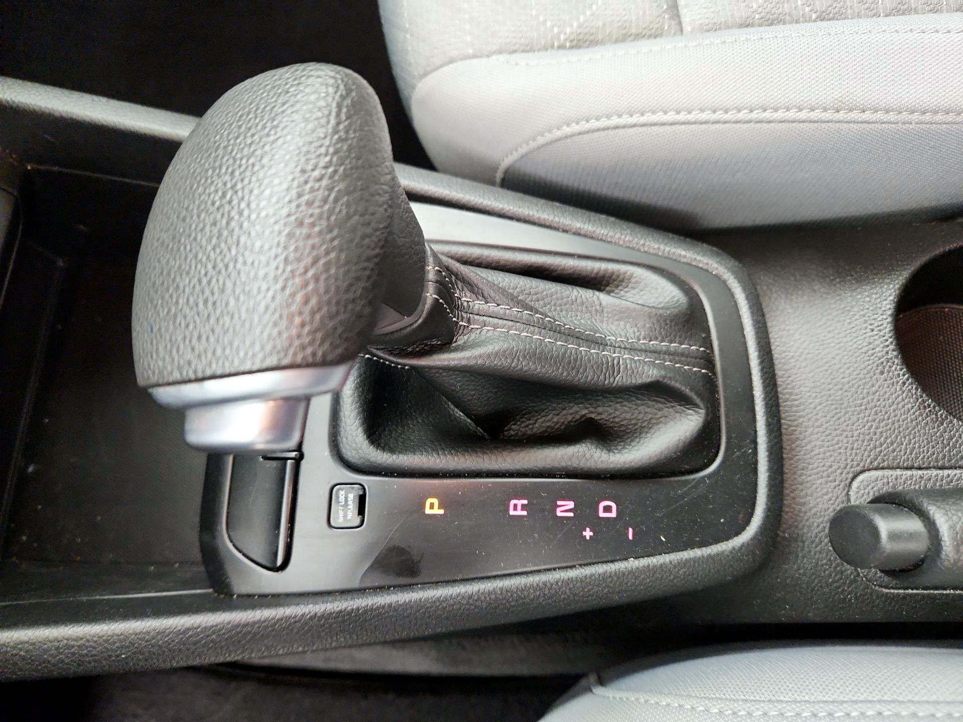 Thumbnail: 2021 Kia Rio - 15