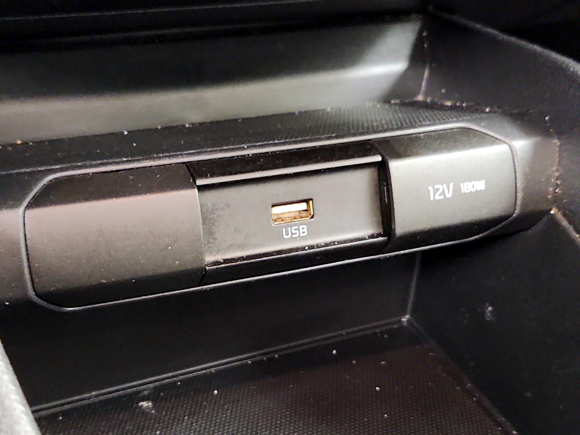 Thumbnail: 2021 Kia Rio - 16