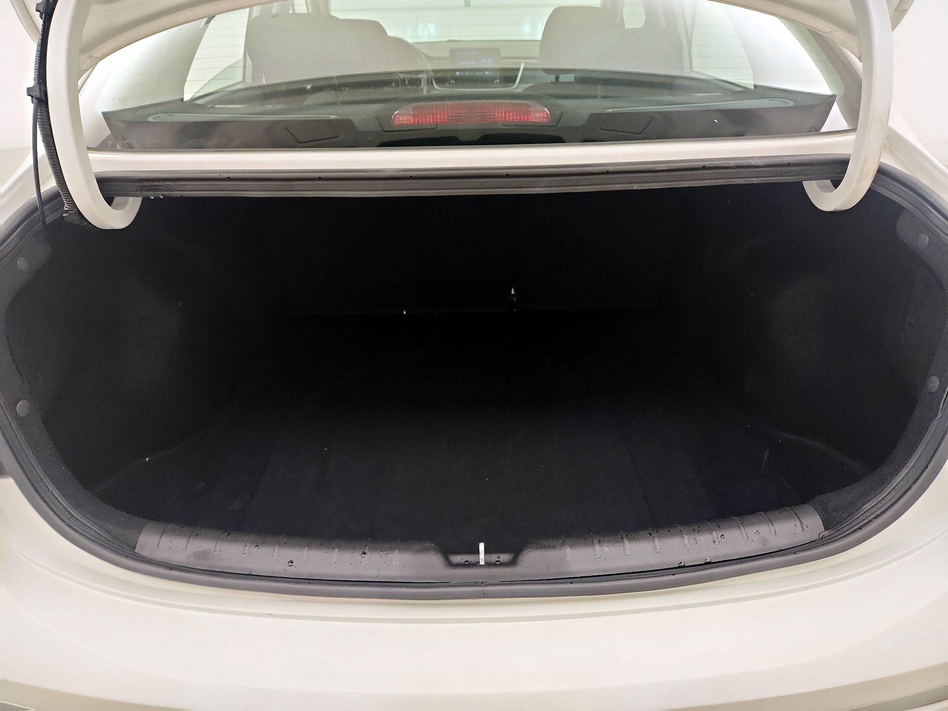 Thumbnail: 2023 Kia Rio - 18