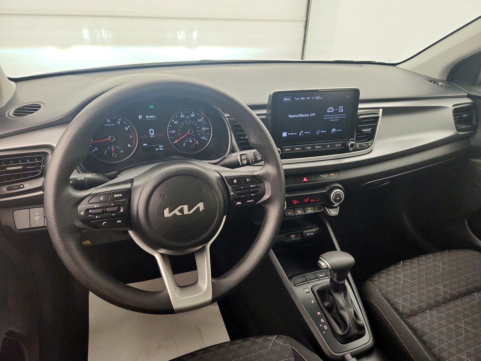 Thumbnail: 2023 Kia Rio - 8