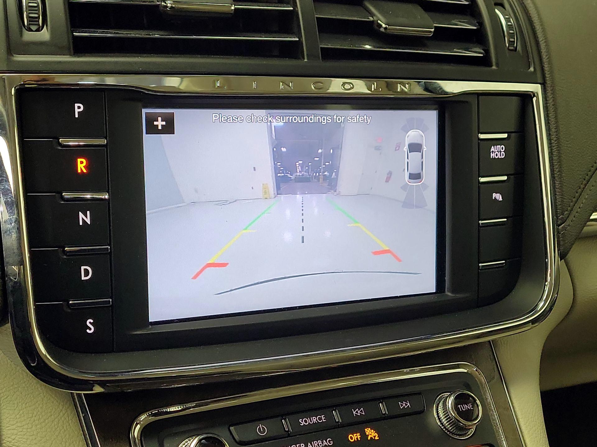 Thumbnail: 2018 Lincoln Continental - 14