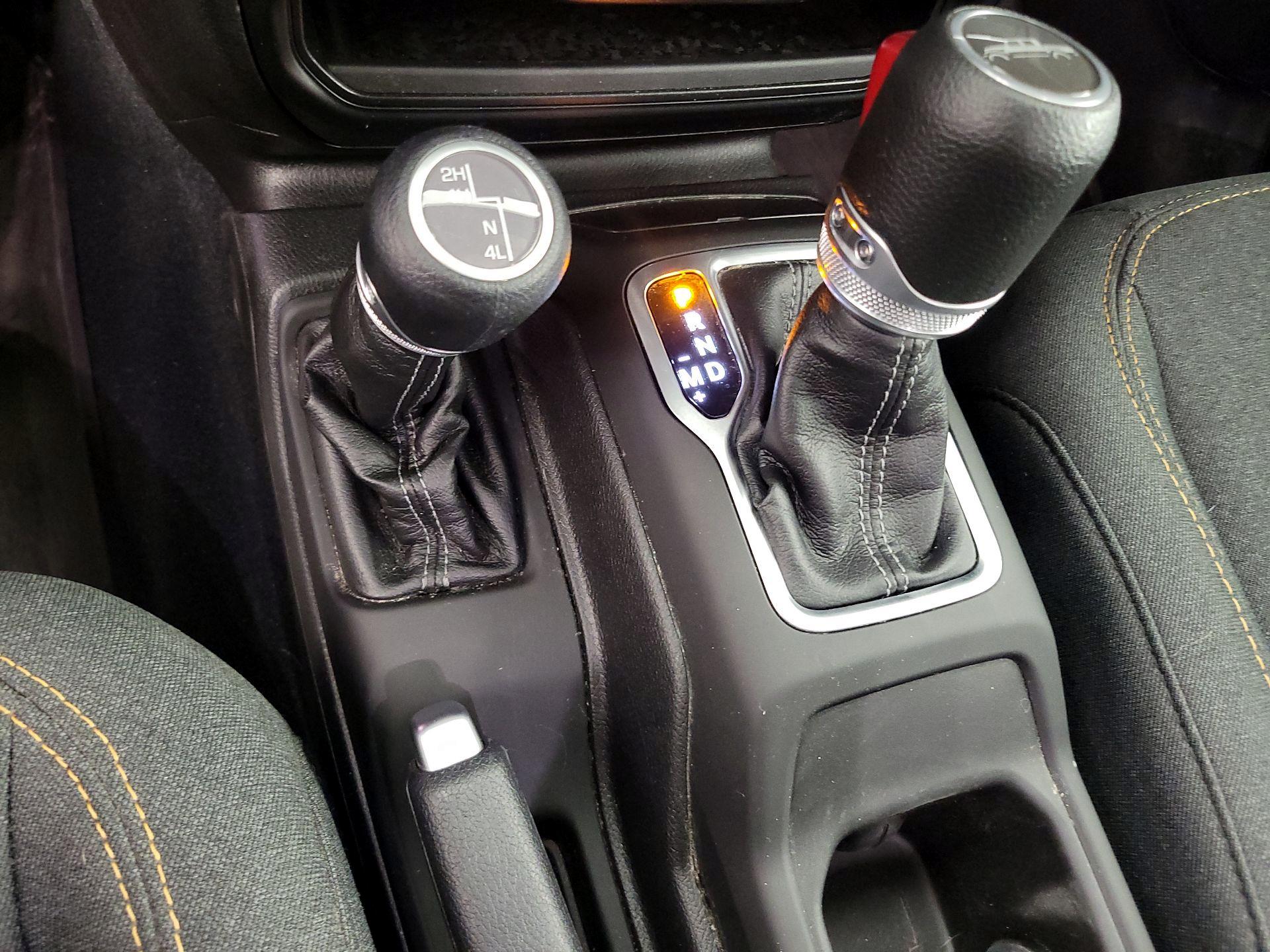 Thumbnail: 2024 Jeep Gladiator - 17