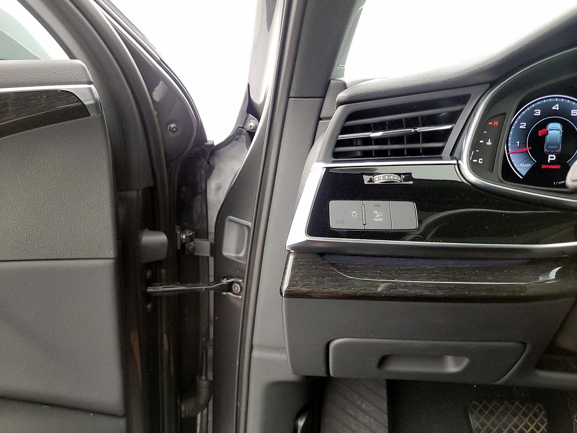 Thumbnail: 2021 Audi Q7 - 13