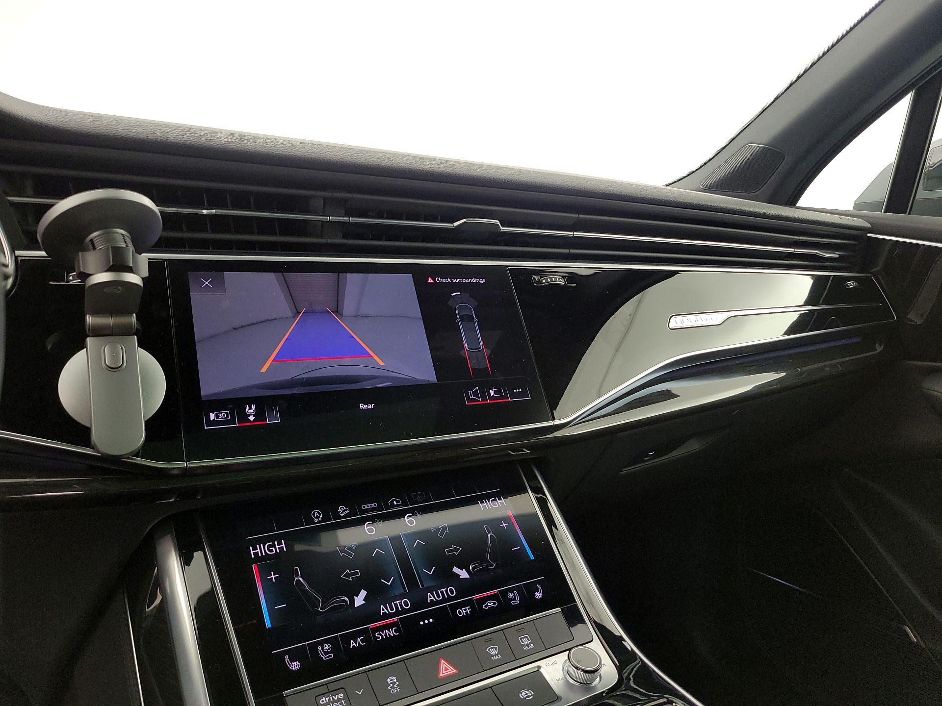 Thumbnail: 2021 Audi Q7 - 15