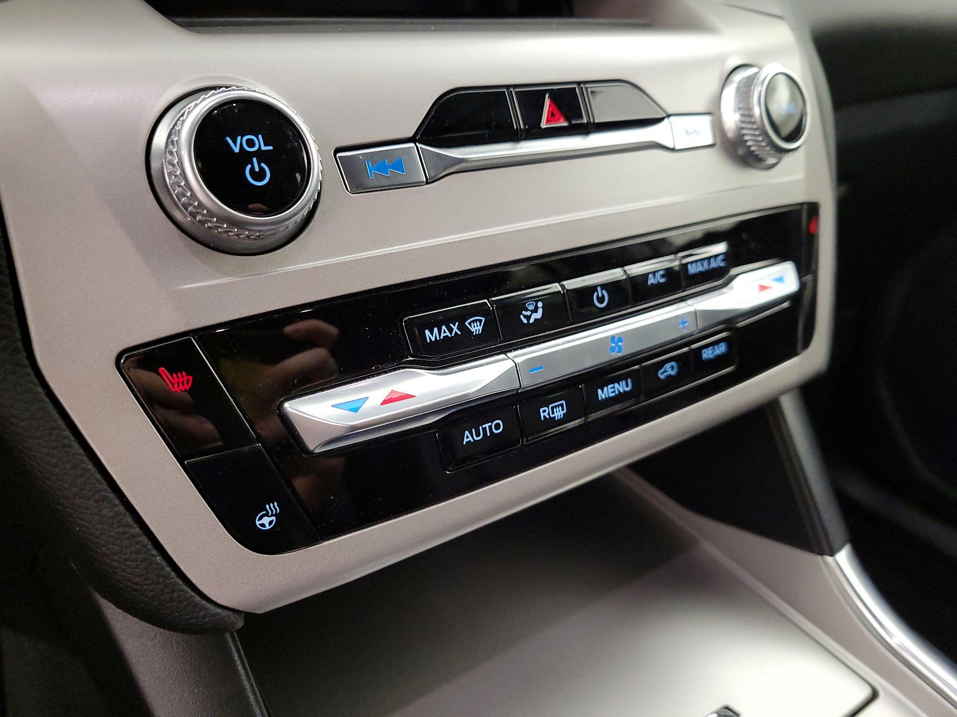 Thumbnail: 2023 Ford Explorer - 17