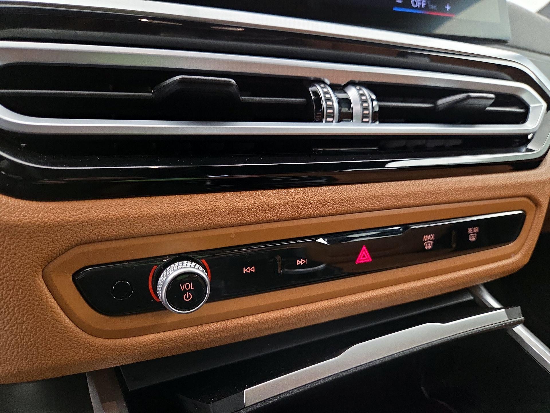 Thumbnail: 2023 BMW i4 - 16