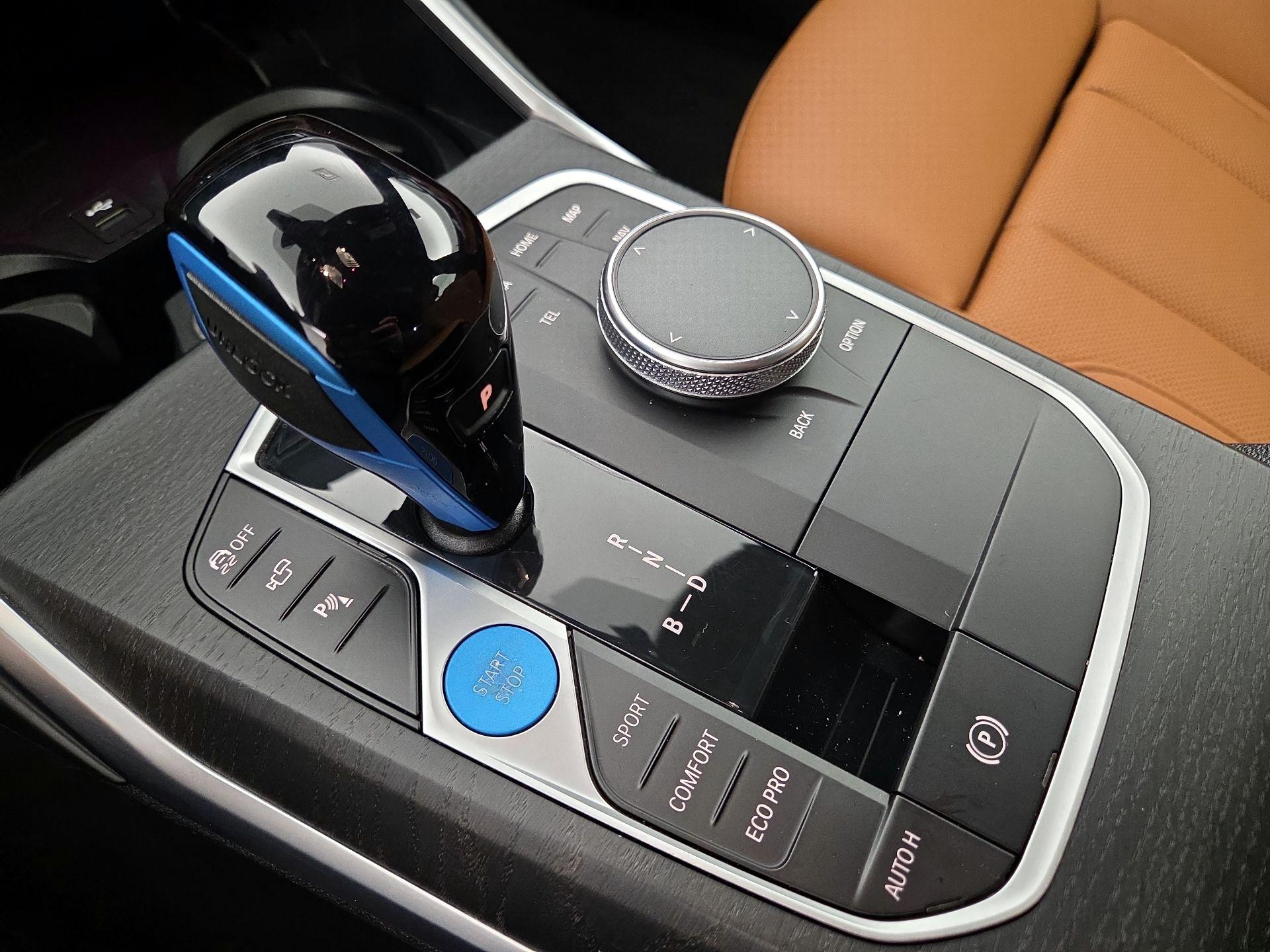 Thumbnail: 2023 BMW i4 - 17