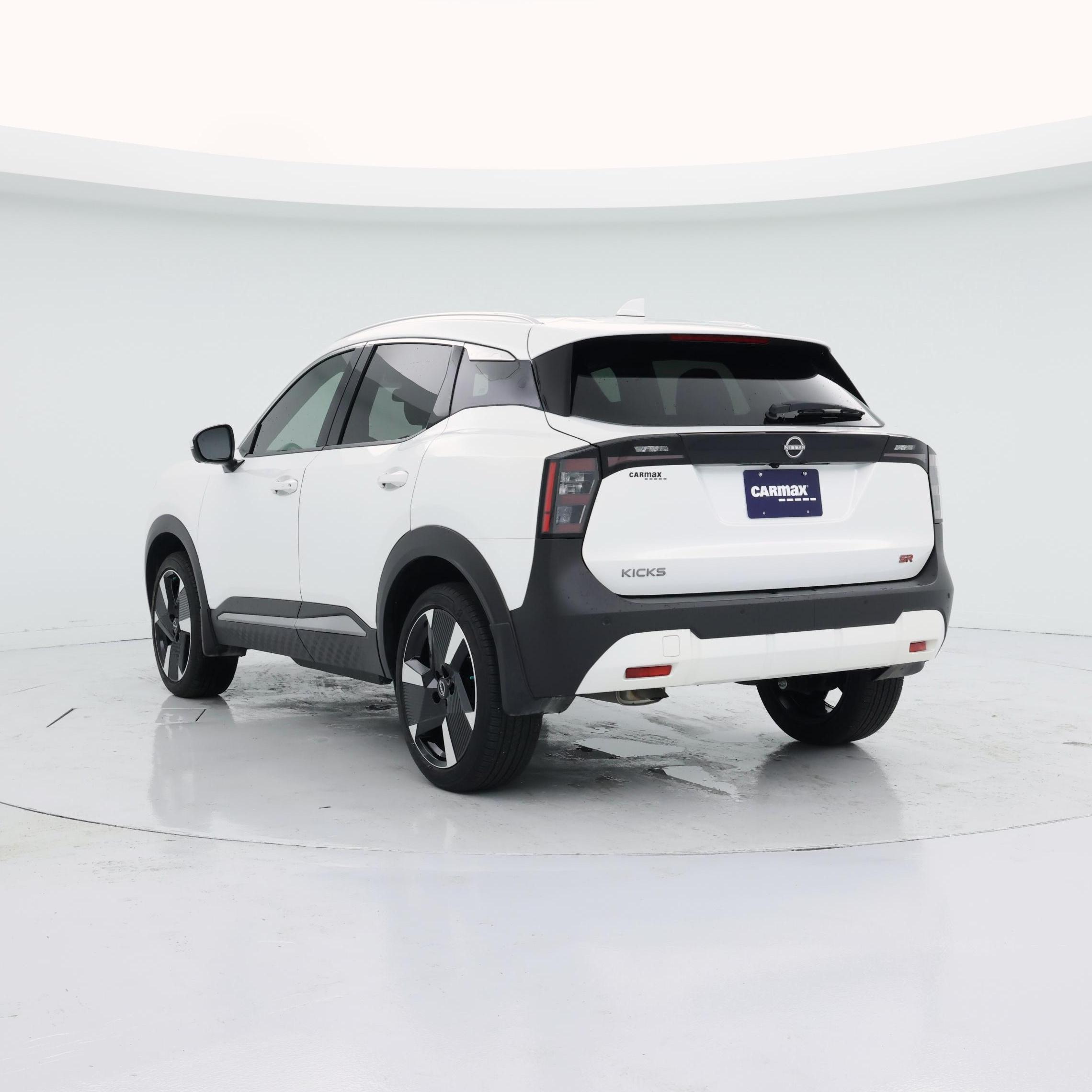 Thumbnail: 2025 Nissan Kicks - 2