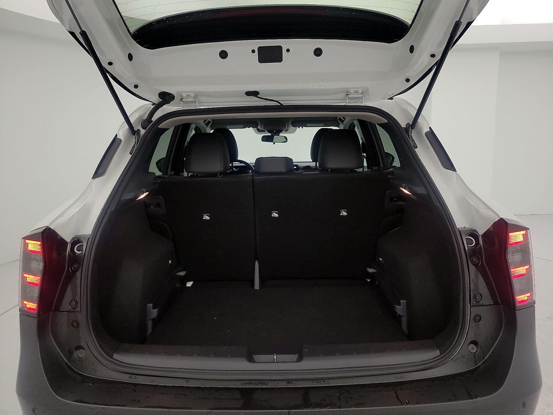 Thumbnail: 2025 Nissan Kicks - 20