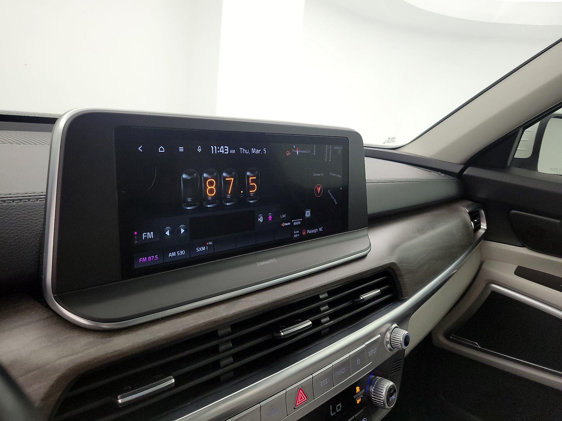 Thumbnail: 2020 Kia Telluride - 16