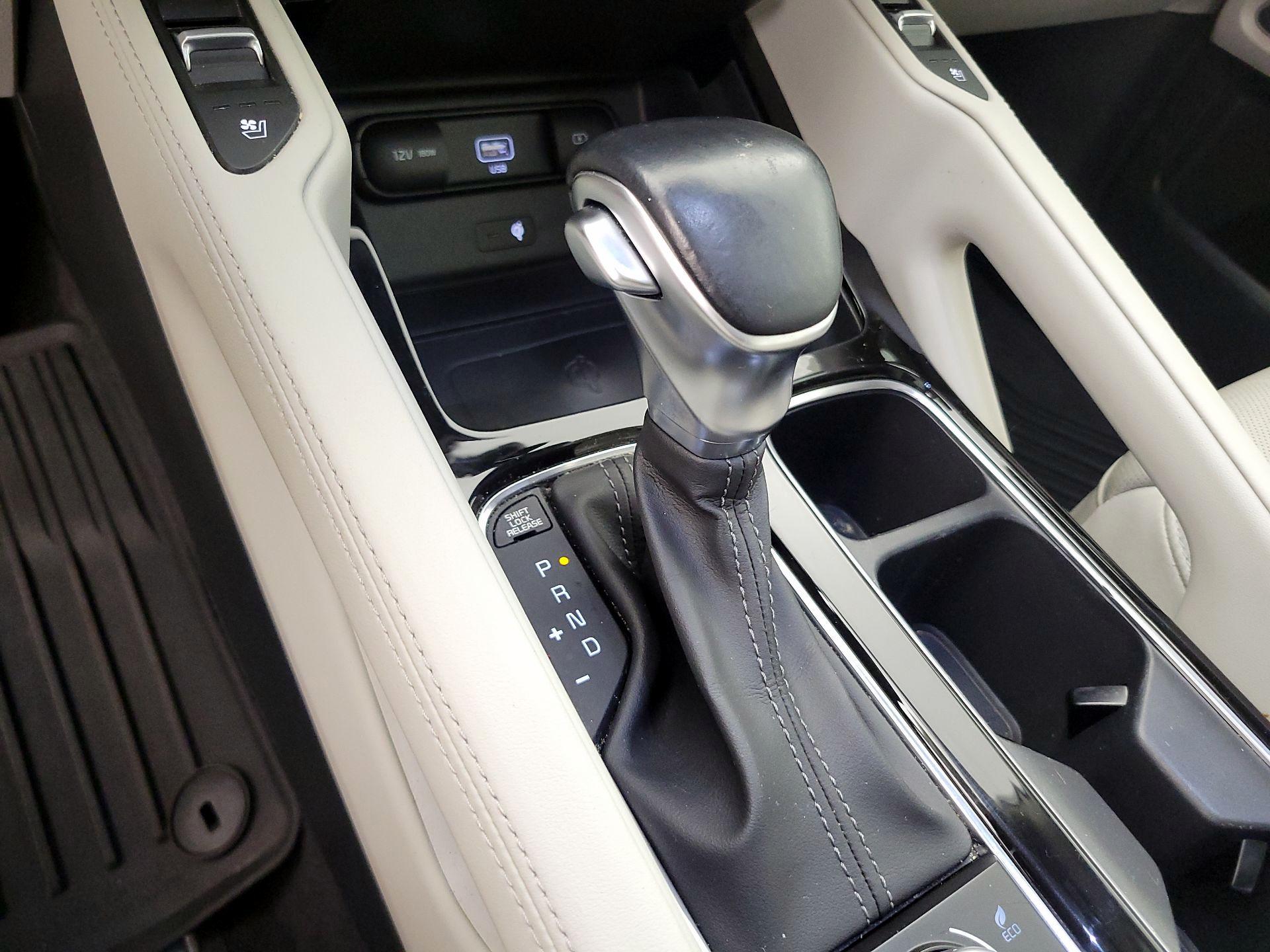 Thumbnail: 2020 Kia Telluride - 18