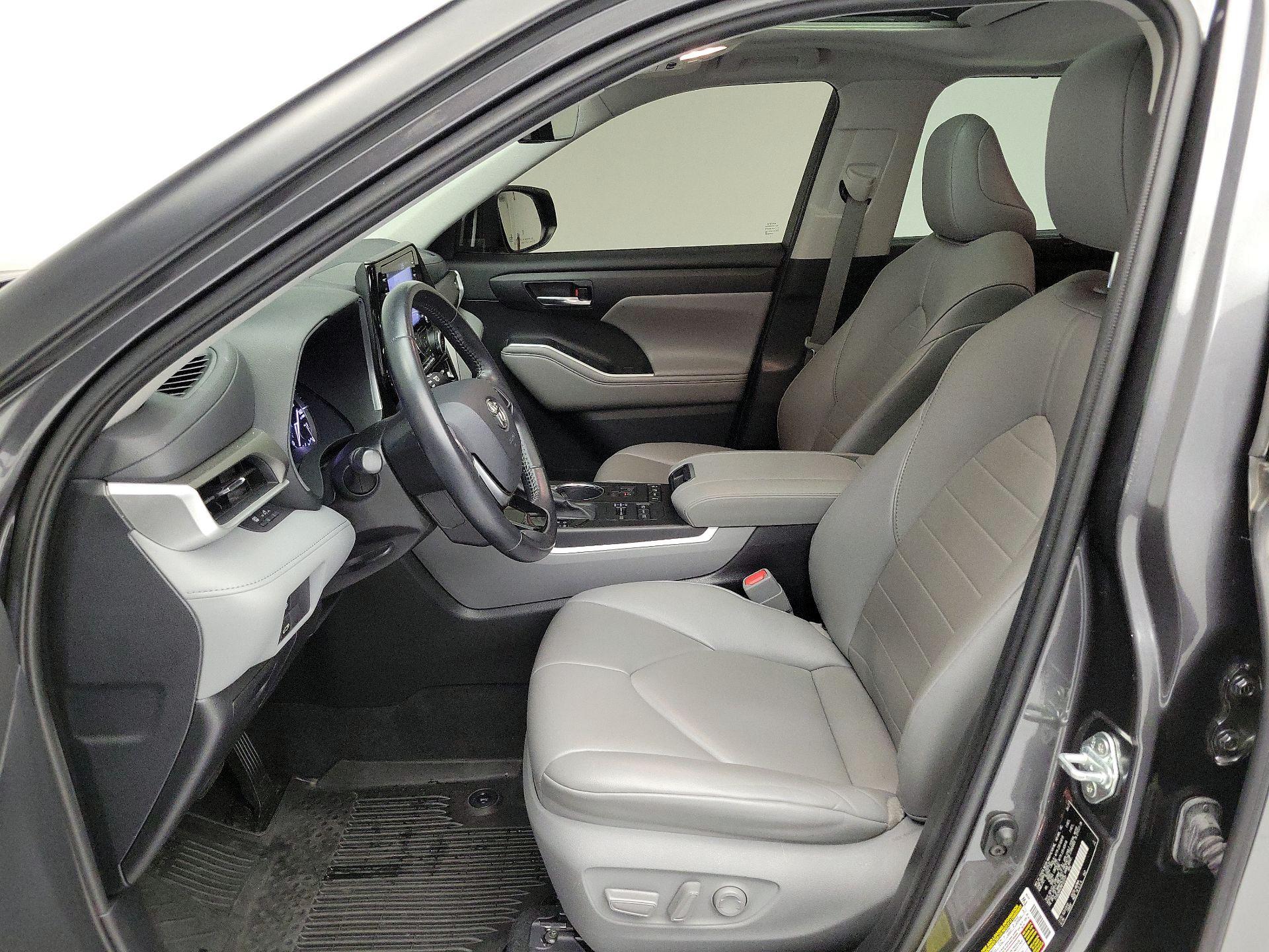 Thumbnail: 2021 Toyota Highlander - 11