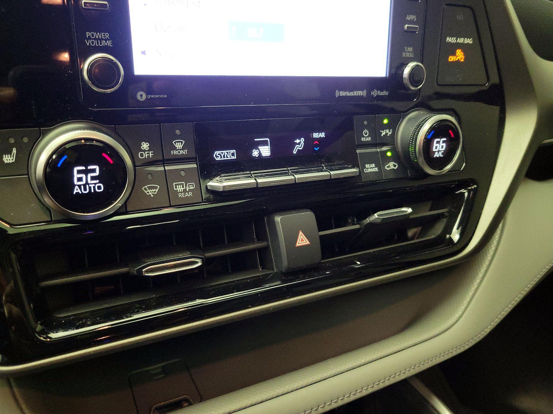 Thumbnail: 2021 Toyota Highlander - 16