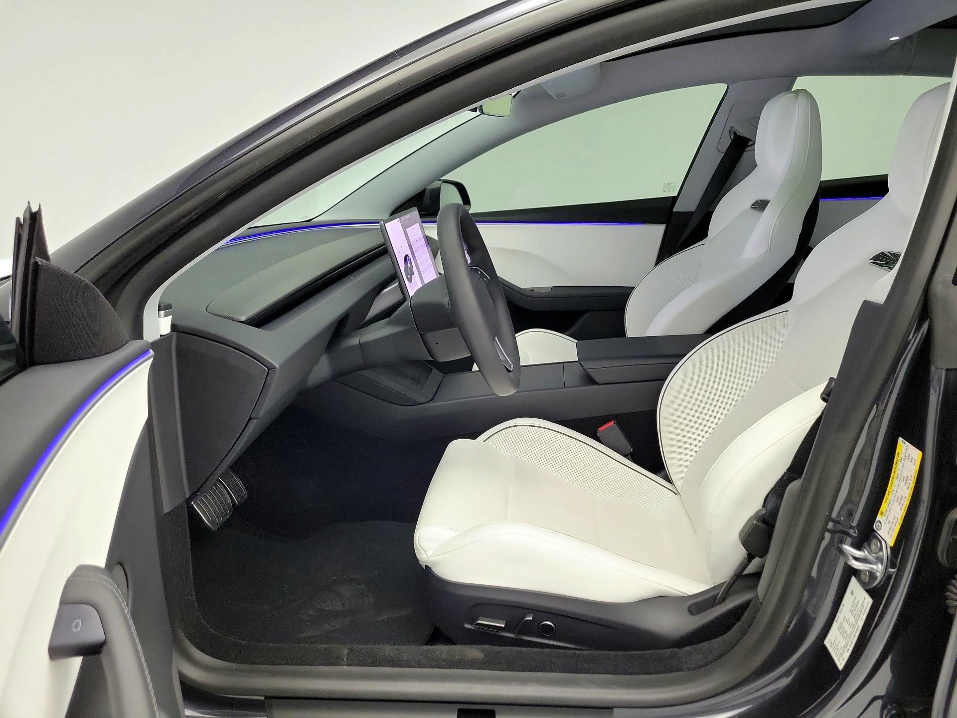 Thumbnail: 2025 Tesla Model 3 - 11