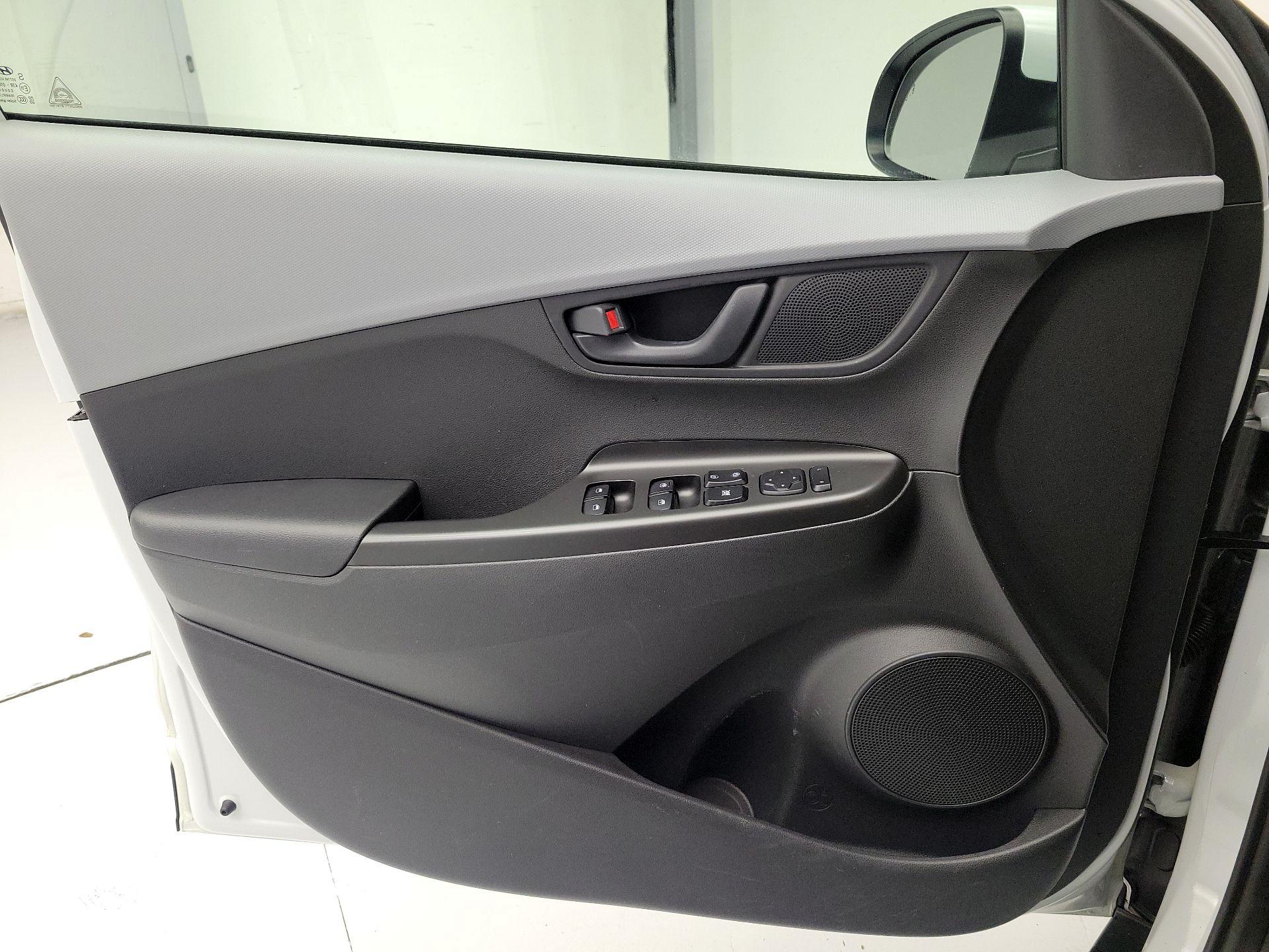 Thumbnail: 2020 Hyundai Kona - 12