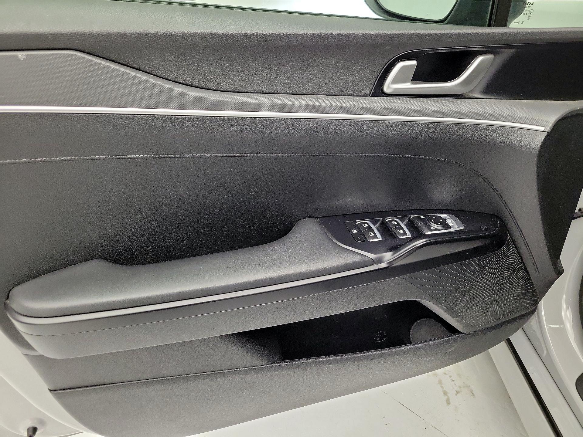 Thumbnail: 2022 Kia K5 - 12