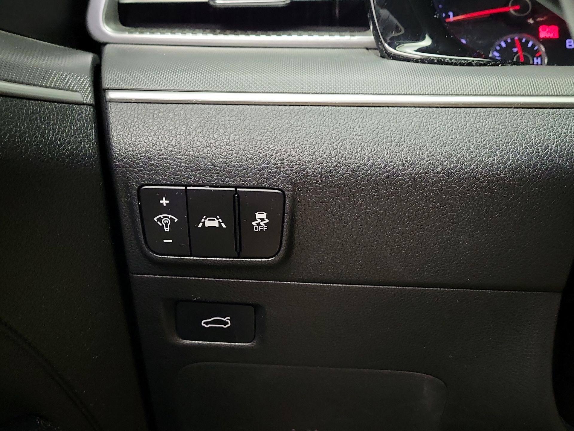 Thumbnail: 2022 Kia K5 - 13