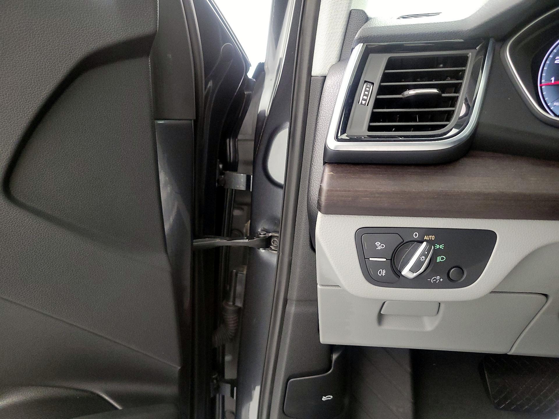 Thumbnail: 2022 Audi Q5 - 13