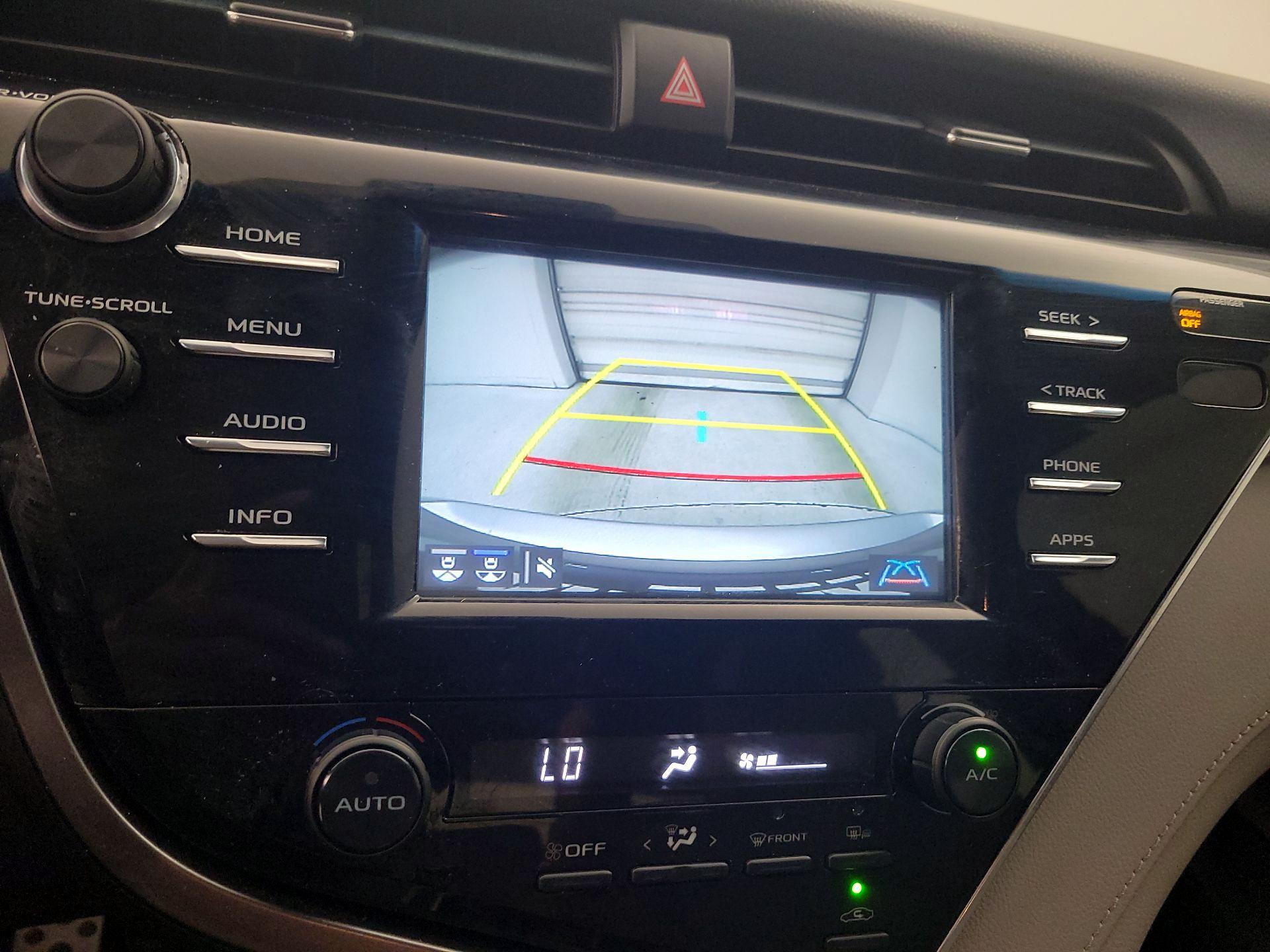 Thumbnail: 2018 Toyota Camry - 14