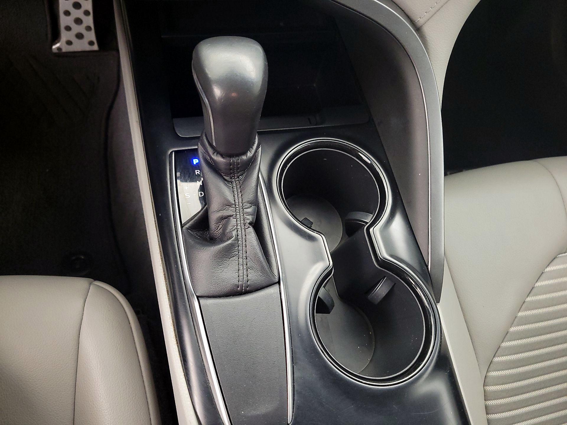 Thumbnail: 2018 Toyota Camry - 17