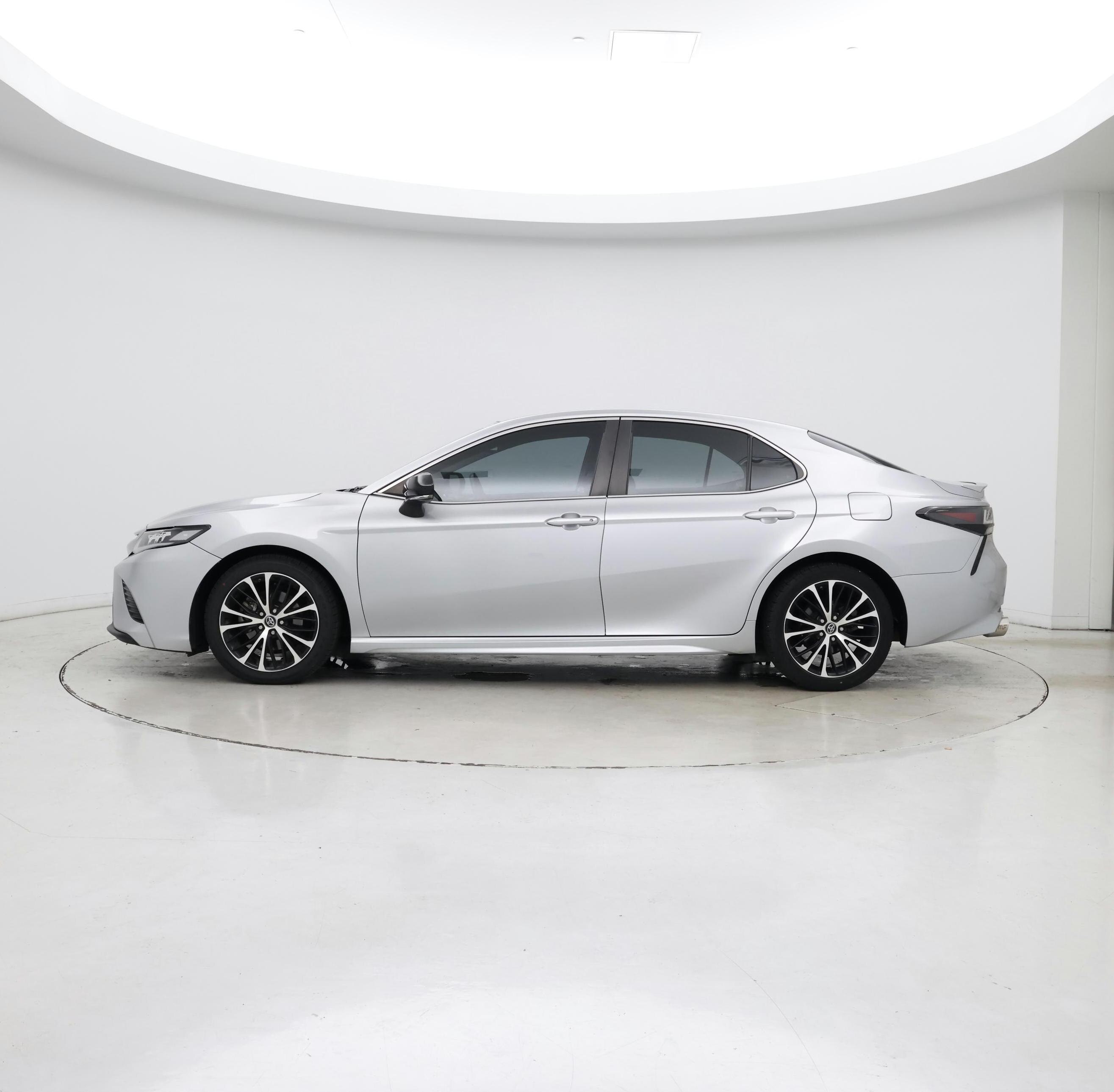 Thumbnail: 2018 Toyota Camry - 3