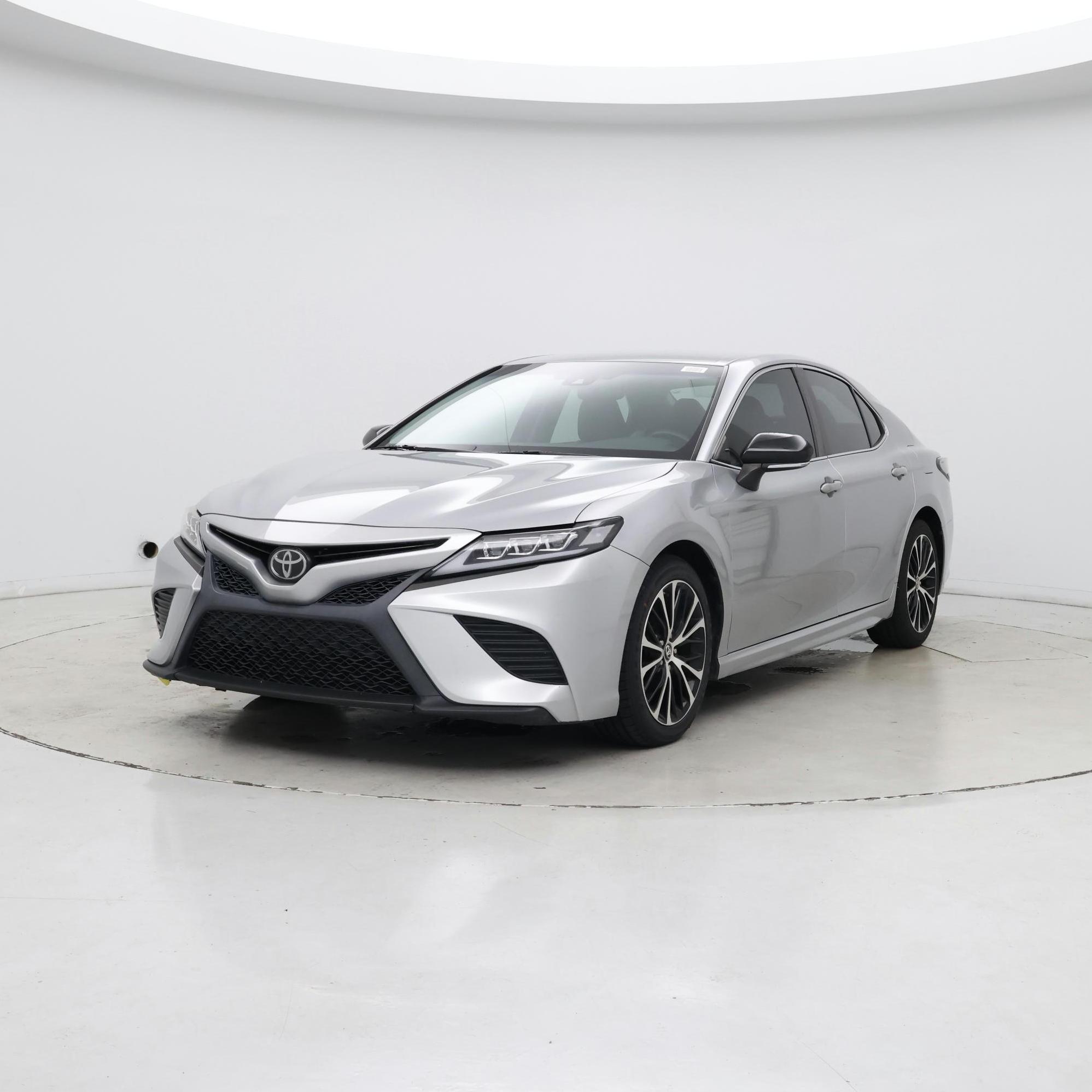 Thumbnail: 2018 Toyota Camry - 4