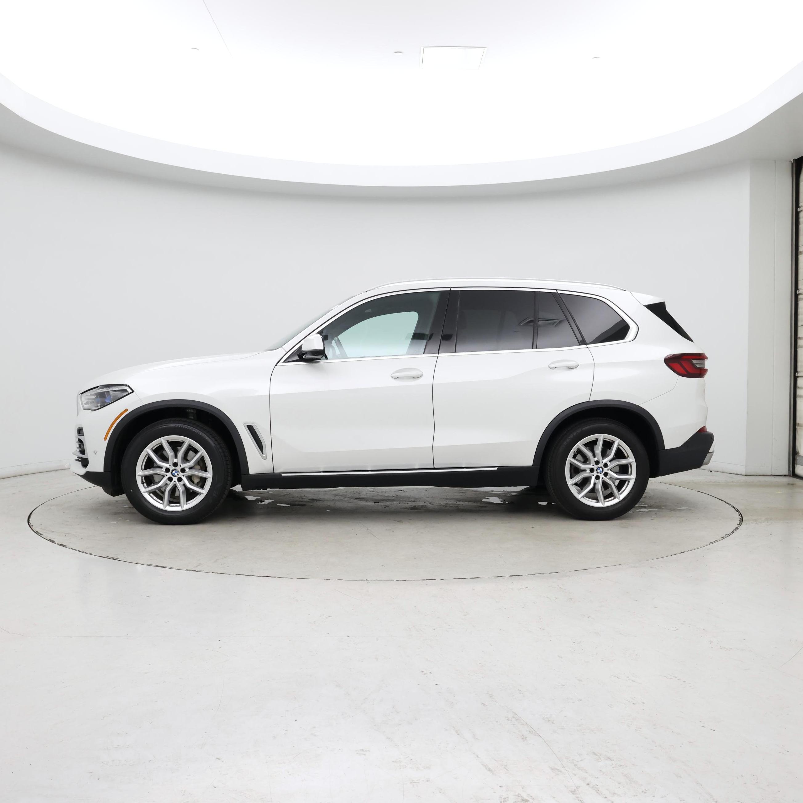 Thumbnail: 2023 BMW X5 - 3