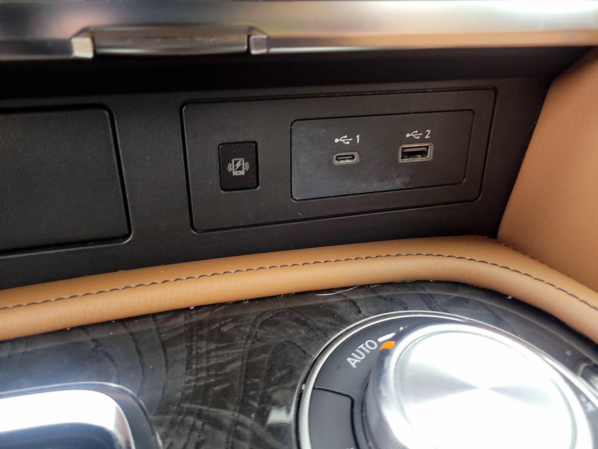 Thumbnail: 2023 INFINITI QX80 - 19