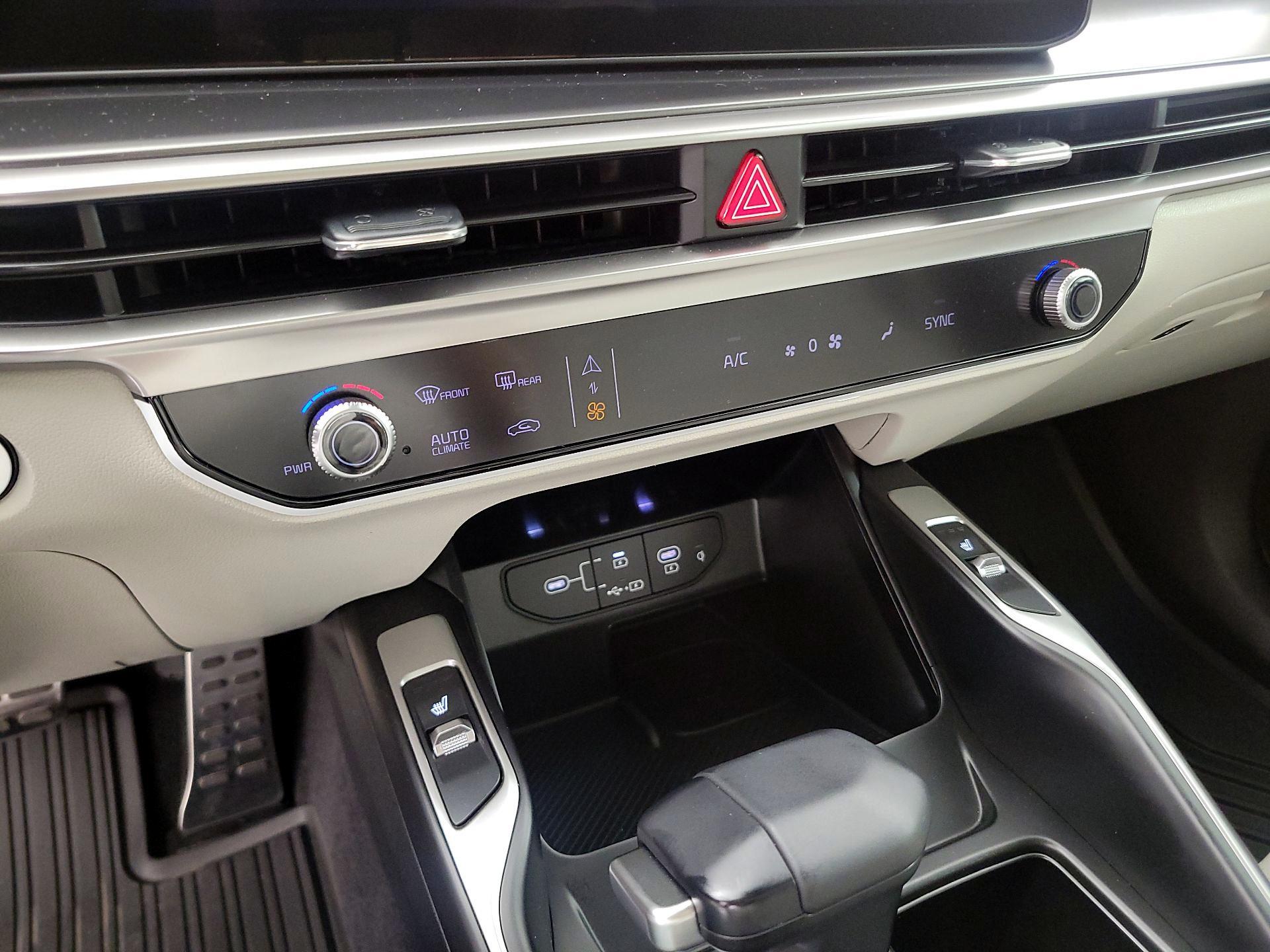 Thumbnail: 2025 Kia Sorento - 17