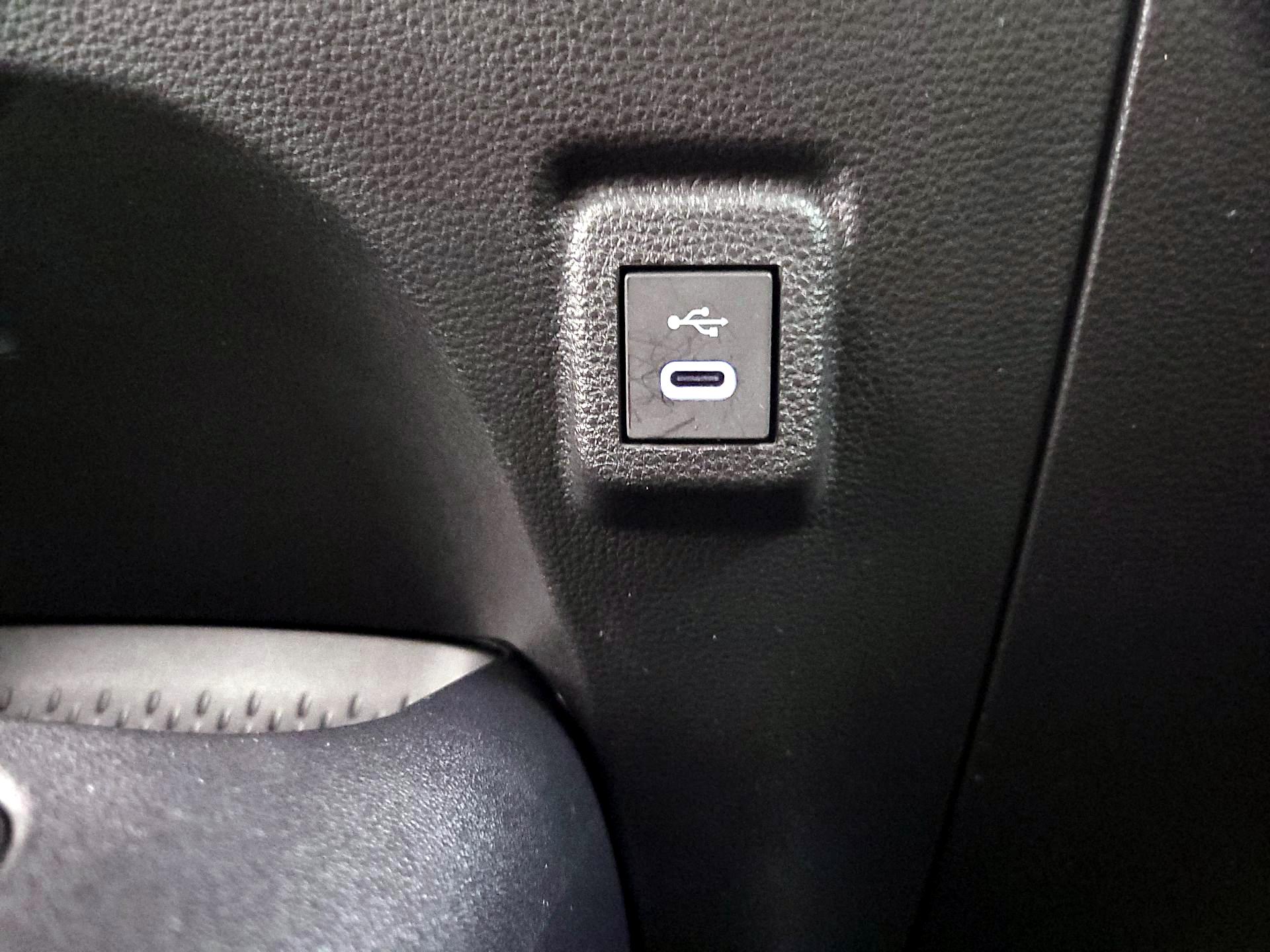 Thumbnail: 2025 Toyota Corolla - 18