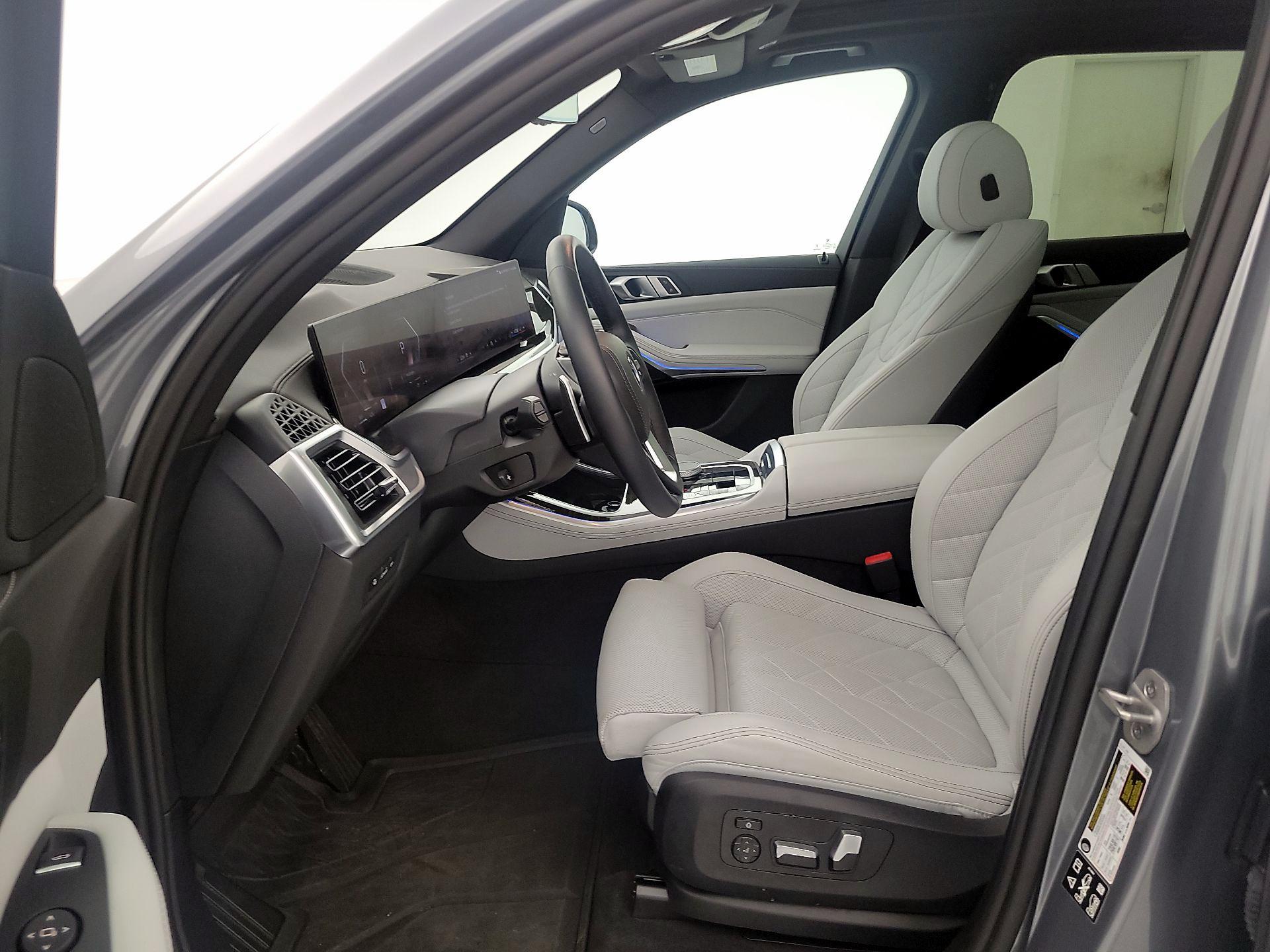 Thumbnail: 2024 BMW X5 - 11