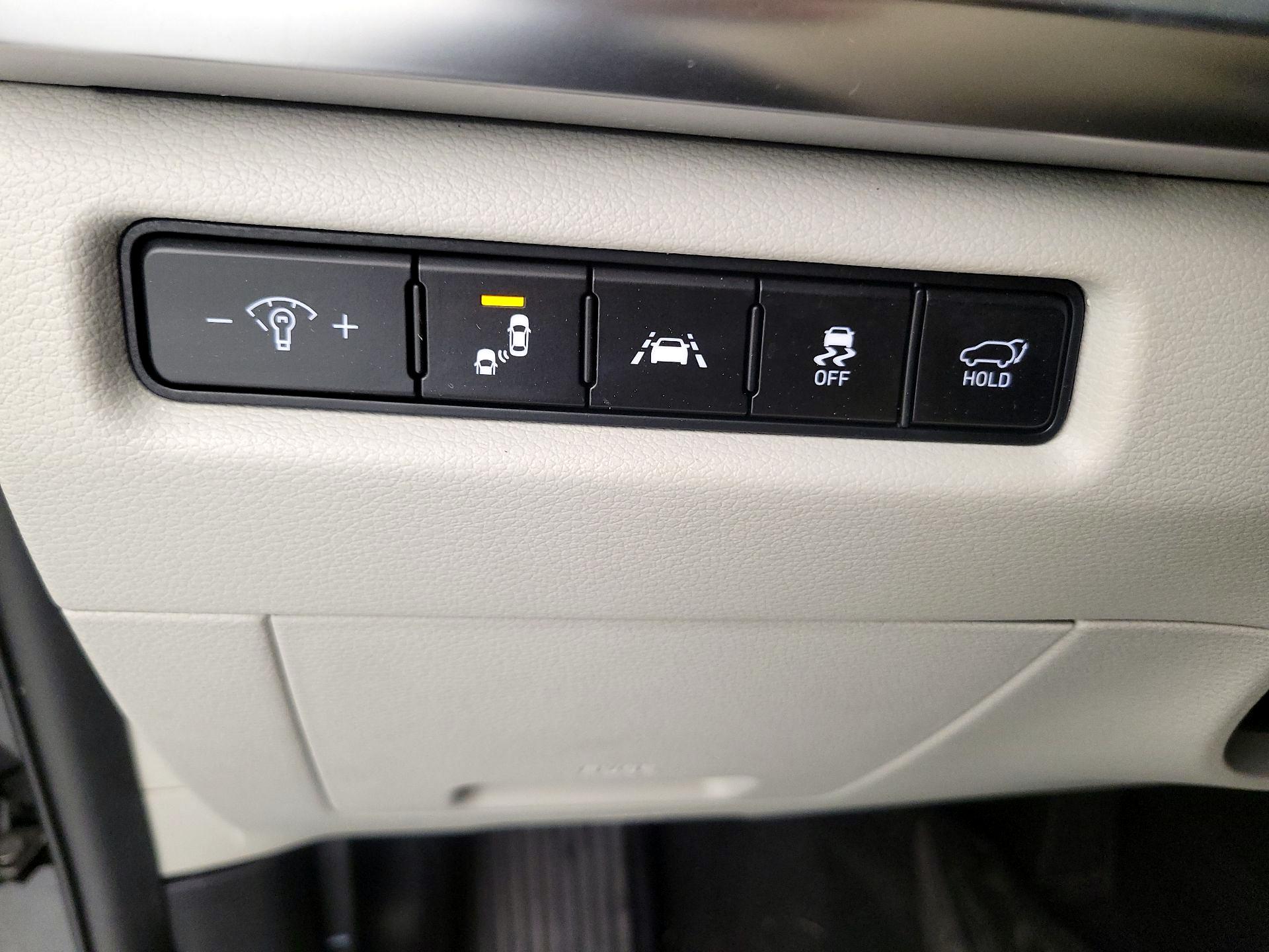 Thumbnail: 2020 Kia Telluride - 13