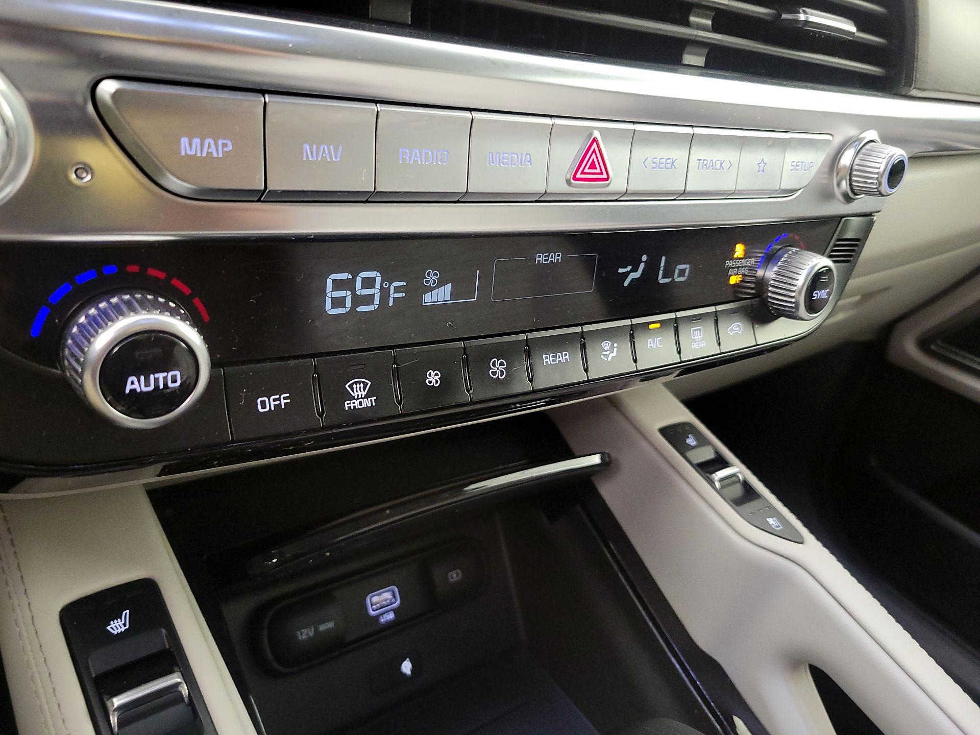 Thumbnail: 2020 Kia Telluride - 17