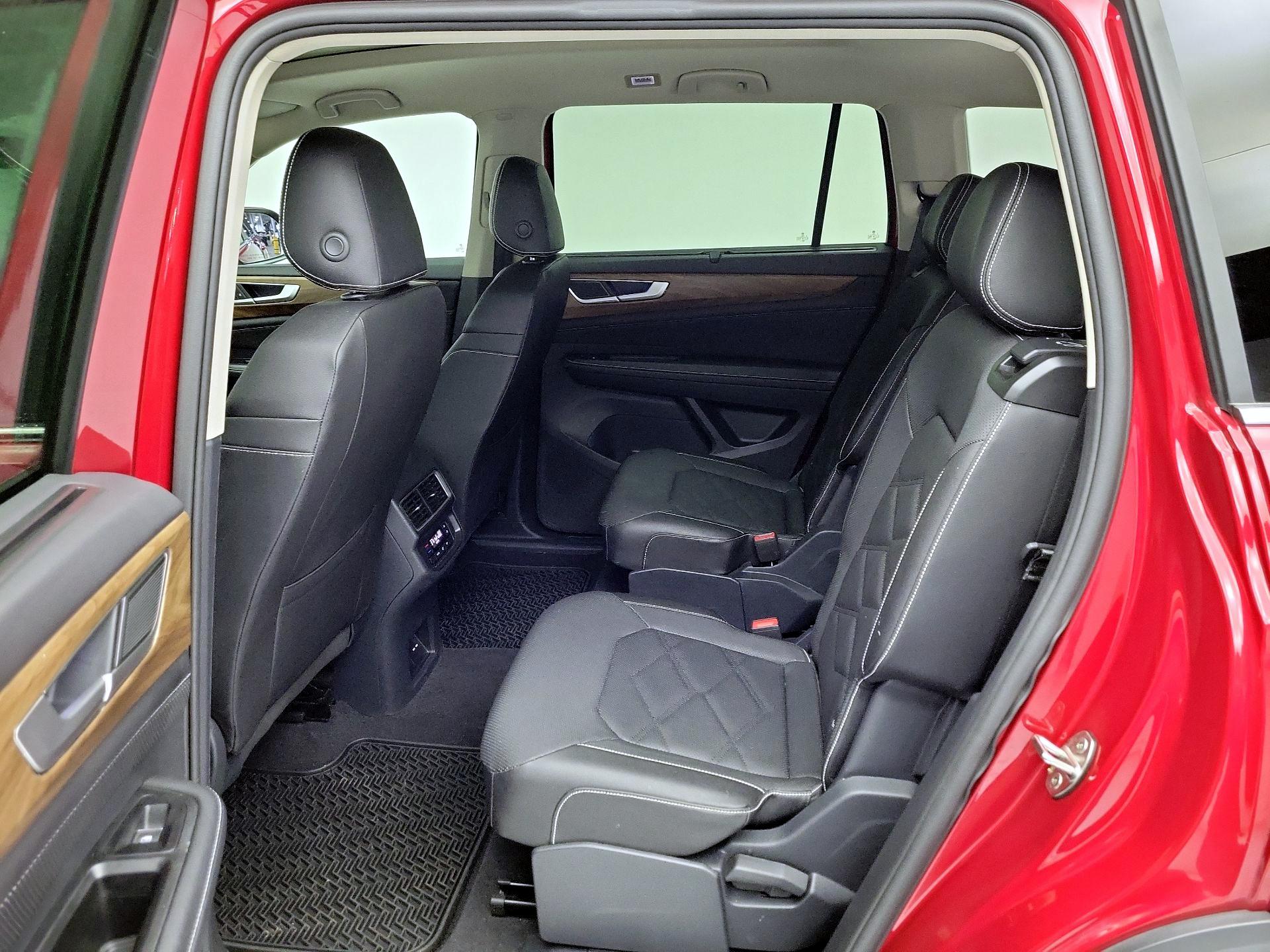 Thumbnail: 2025 Volkswagen Atlas - 19