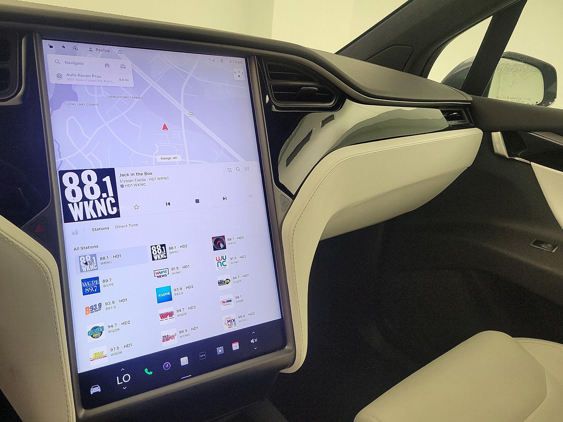 Thumbnail: 2020 Tesla Model X - 15