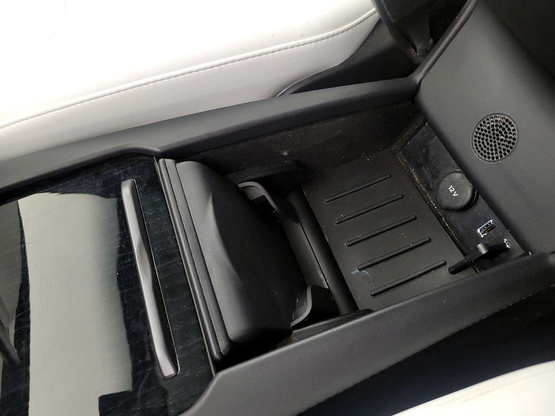 Thumbnail: 2020 Tesla Model X - 18