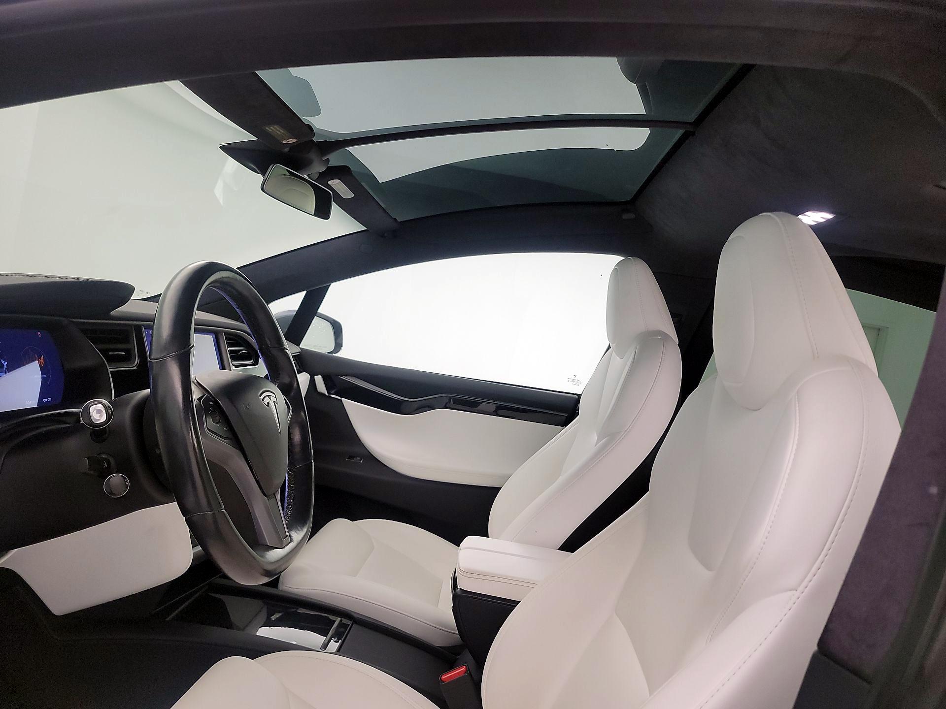 Thumbnail: 2020 Tesla Model X - 19