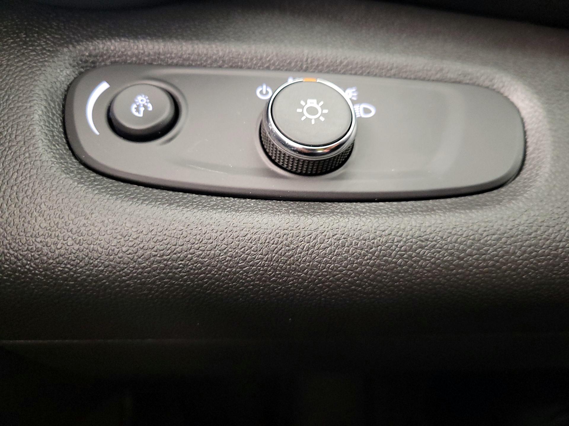 Thumbnail: 2026 Chevrolet Trax - 13