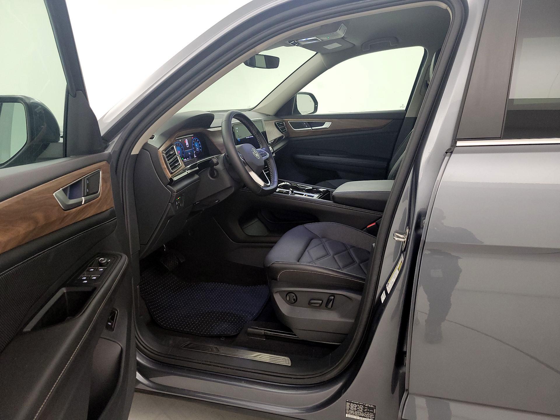 Thumbnail: 2024 Volkswagen Atlas - 9