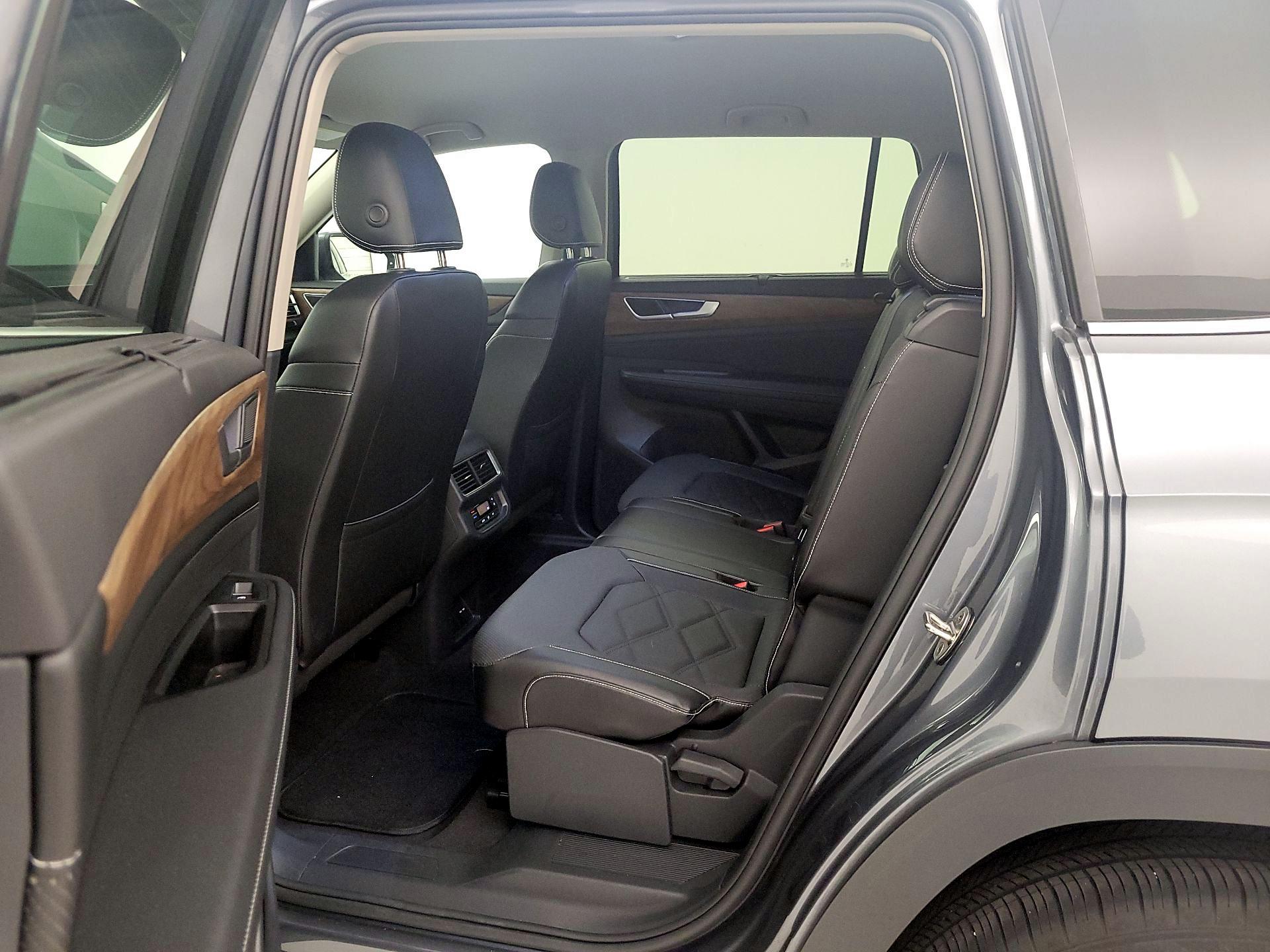 Thumbnail: 2024 Volkswagen Atlas - 18