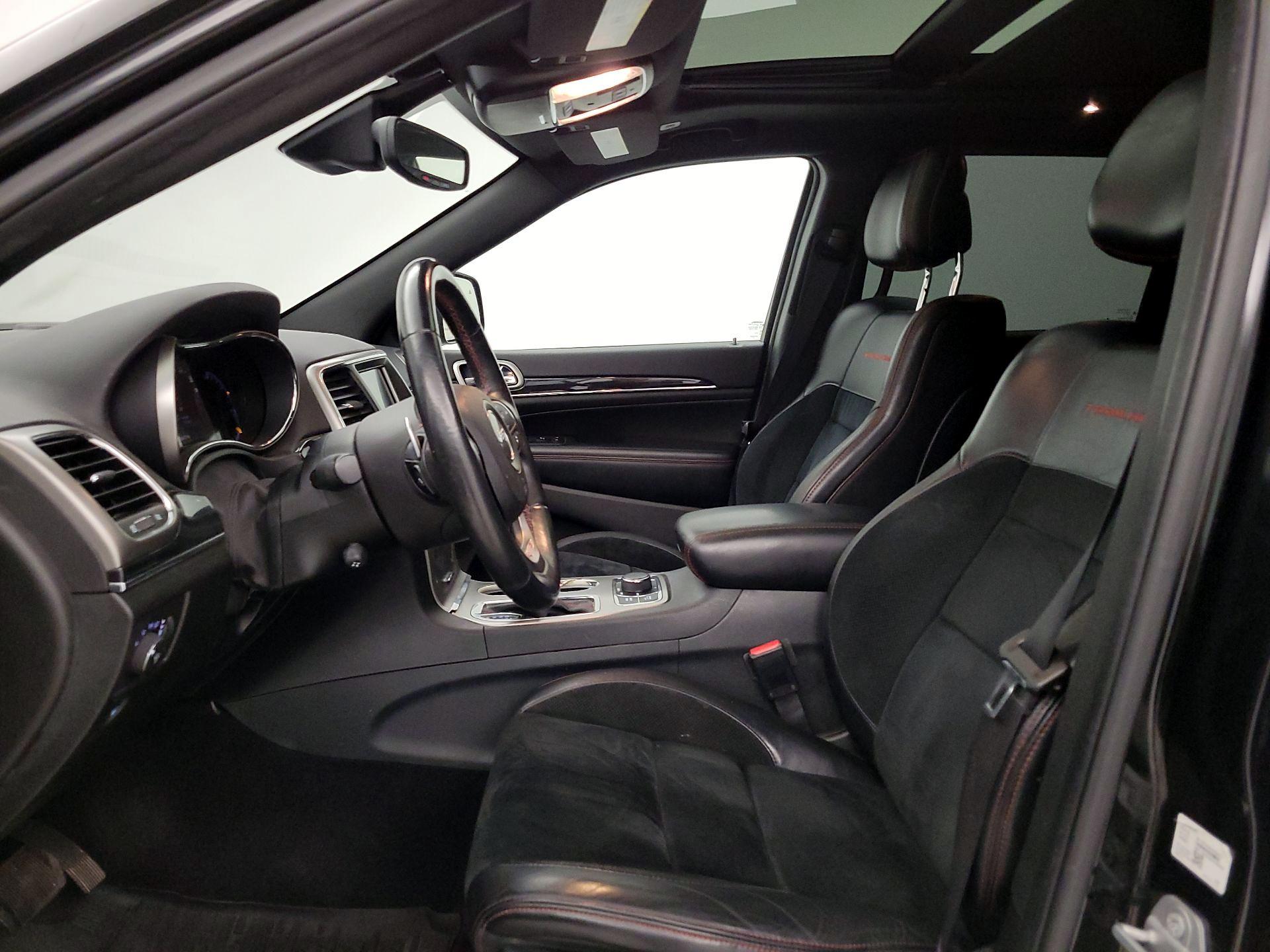 Thumbnail: 2017 Jeep Grand Cherokee - 11