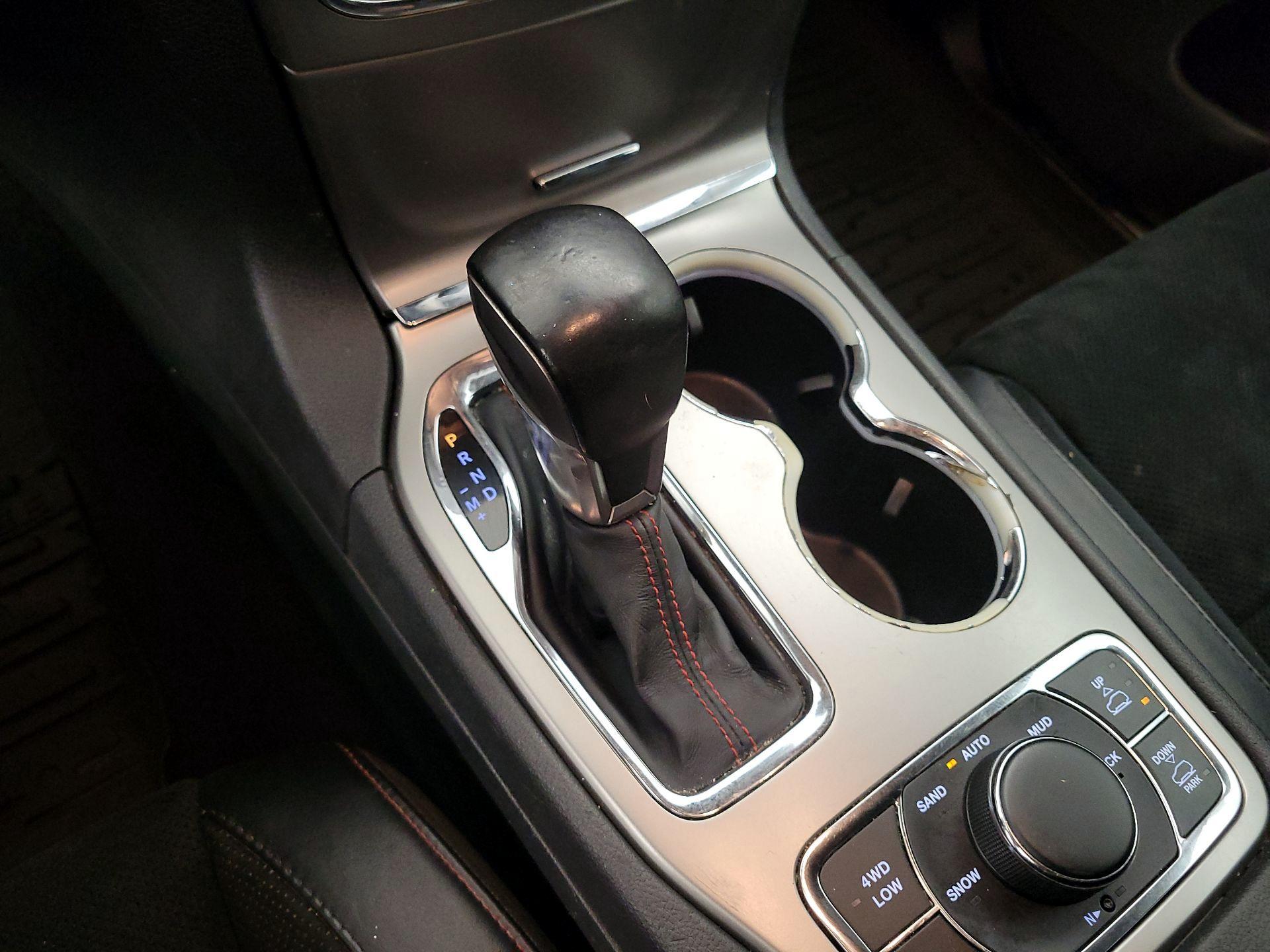 Thumbnail: 2017 Jeep Grand Cherokee - 17